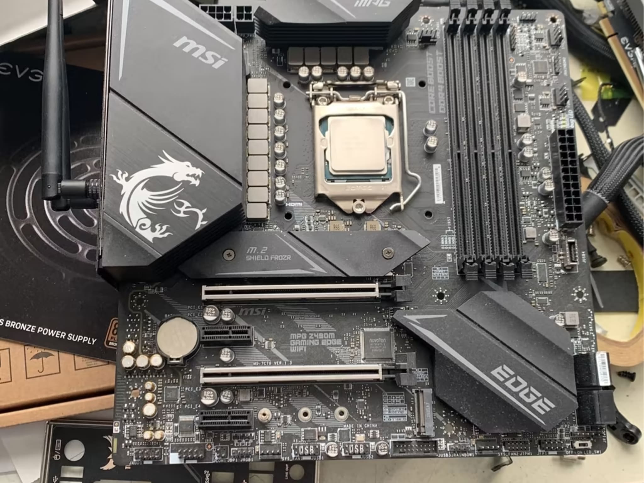 MSI Z490＋core i7-10700k＋メモリ32gbセット 61EJTz4o27L._UF1000,1000_QL80_.jpg