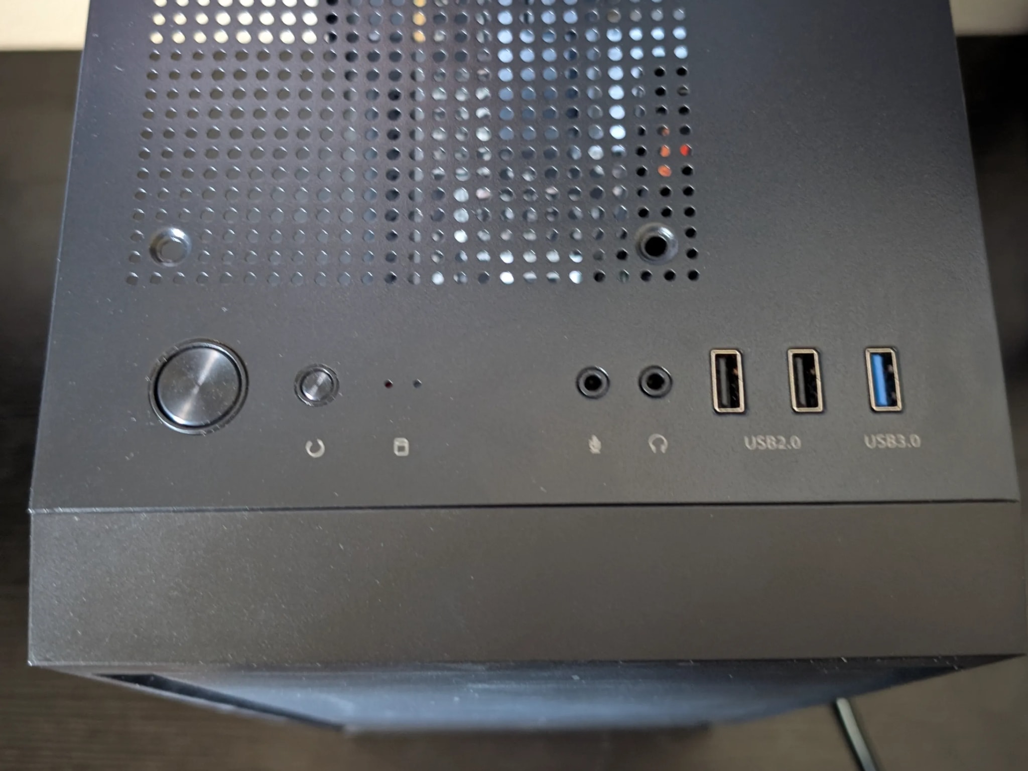 自作pc ryzen7 2700 gtx1080 16gb/512gb Ryzen 7 2700 | GTX 1080 | 16GB DDR4 | 512GB SSD | Wi-Fi