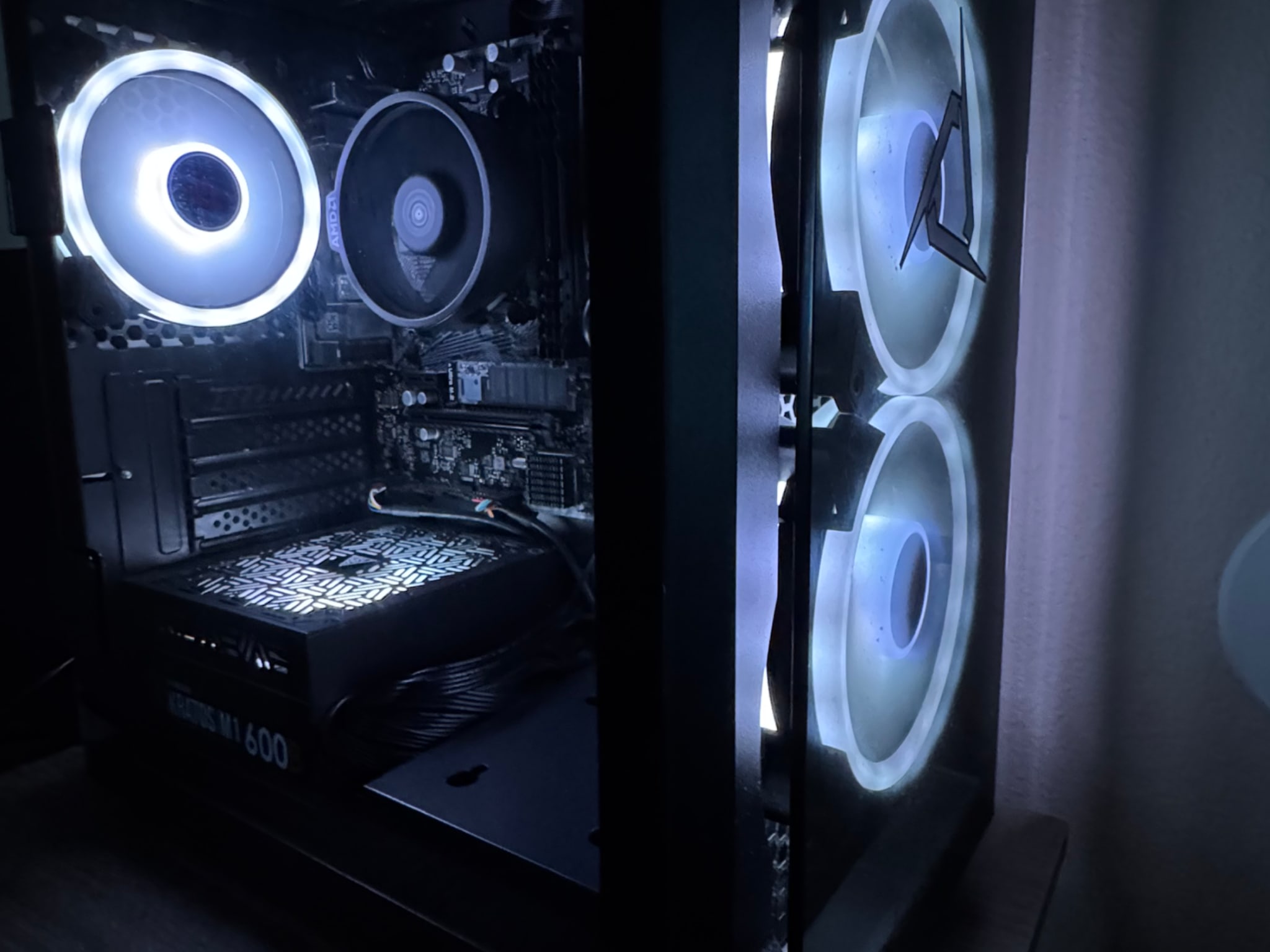 AMD Ryzen 7-3700X GTX1080ti 搭載 ゲーミングPC AMD Ryzen 7-3700X GTX1080ti 搭載 ゲーミングPC