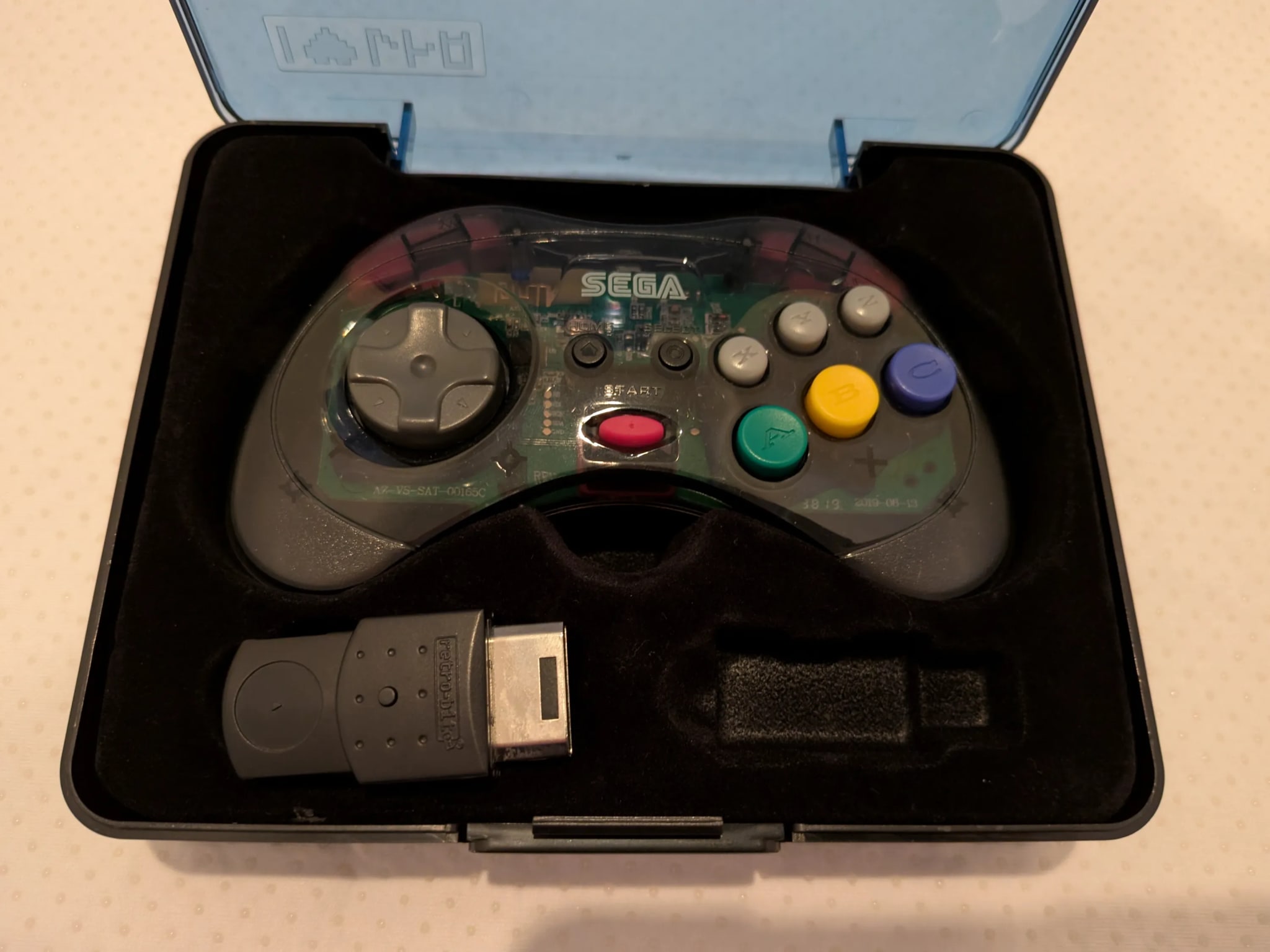 Retro-Bit Sega Saturn 8-Button 2.4GHz Wireless Arcade Pad | Jawa