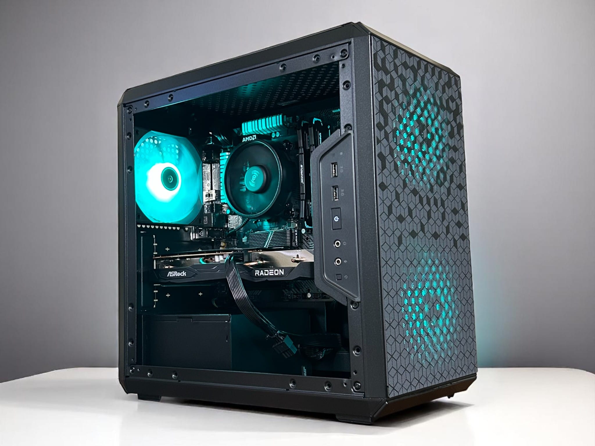 自作ゲーミングPC Ryzen5 5500 RTX 2070super 16GB 自作ゲーミングPC Ryzen5 5500 RTX 2070super 16GB デスクトップPC