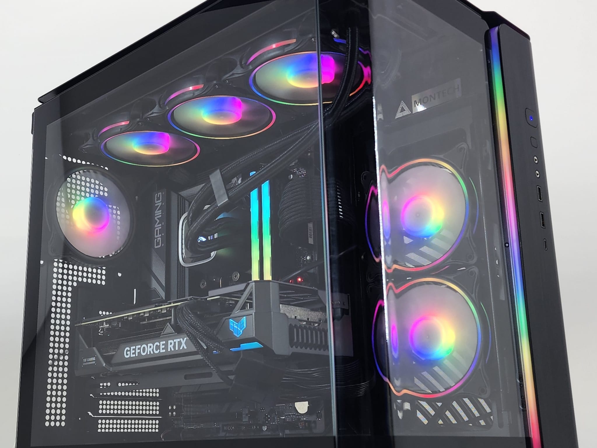 ゲーミングPC Ryzen 7 7700X/RX9070XT/32GB/1TB 💡🐰|High-end