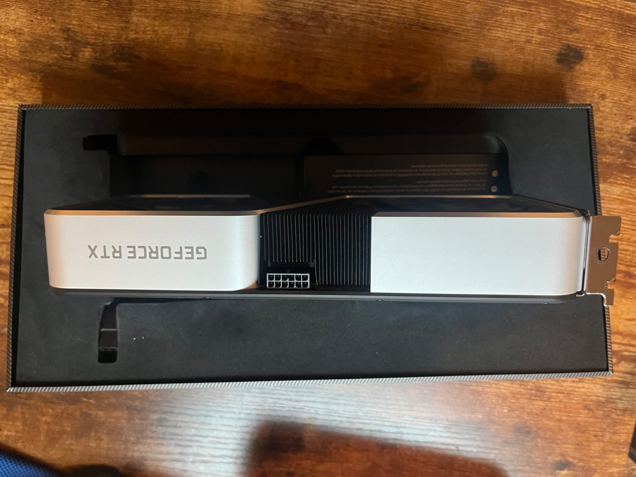 Nvidia GeForce RTX 3060 Ti Founders Edition | Jawa