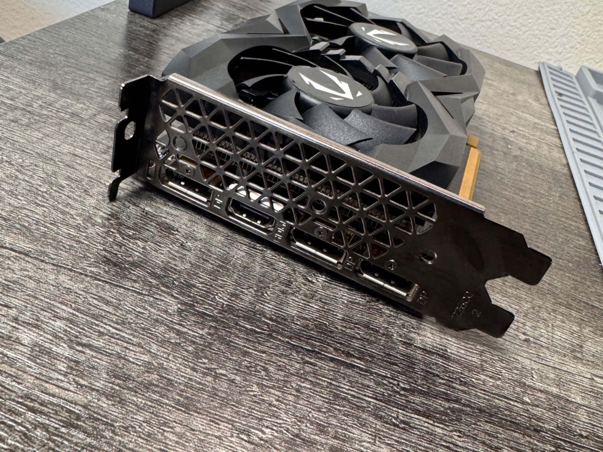 ジャンク ZOTAC GTX 1660 SUPER 6G 動作確認済み ジャンク ZOTAC GTX 1660 SUPER 6G 動作確認済み ZOTAC GAMING
