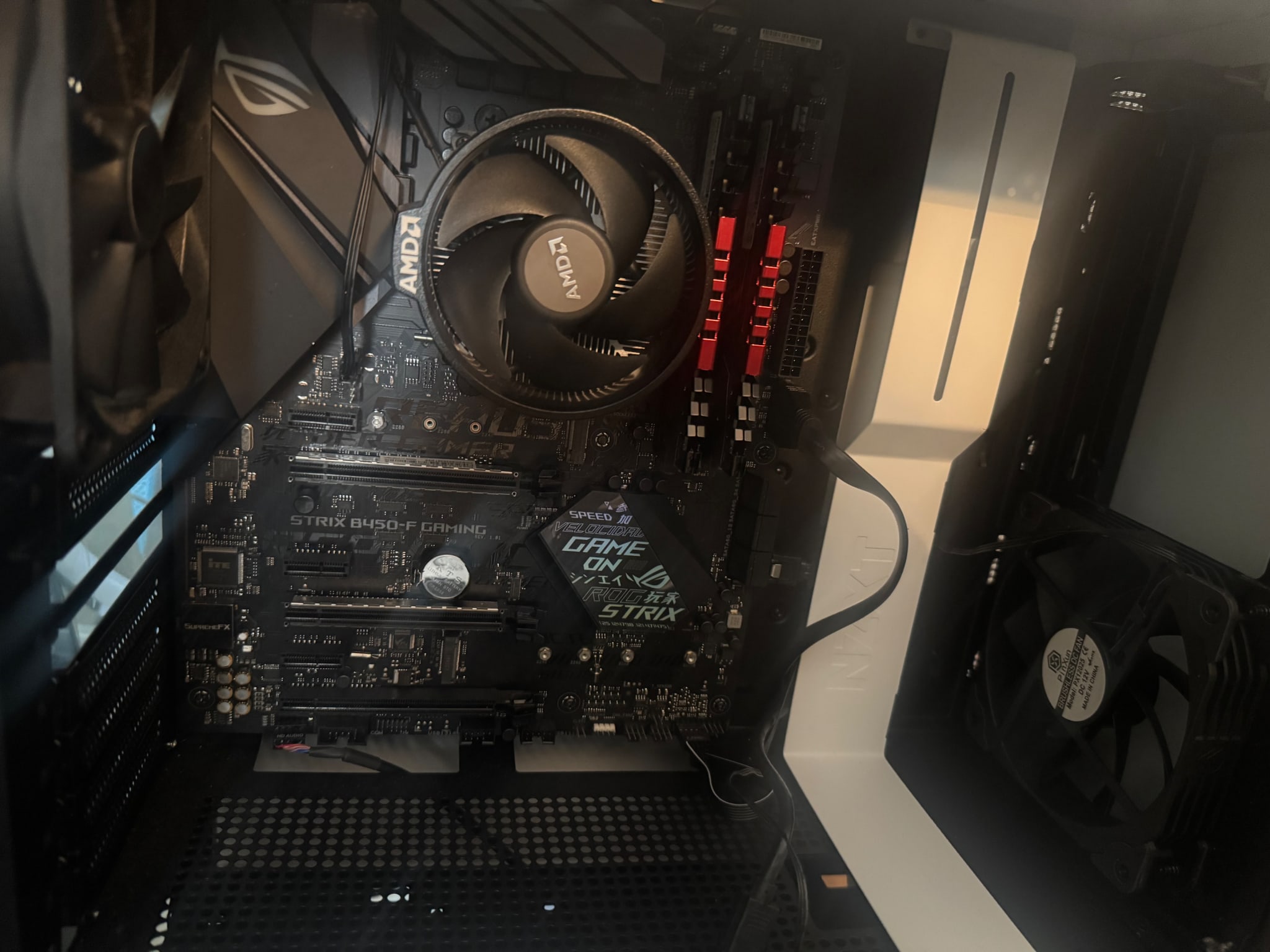 CPU ryzen5 3600x + asrockB450M + 32GB ram 💻 RYZEN 5 3600X + 32GB RAM + ASROCK B450M PRO4 + Wi-Fi 6