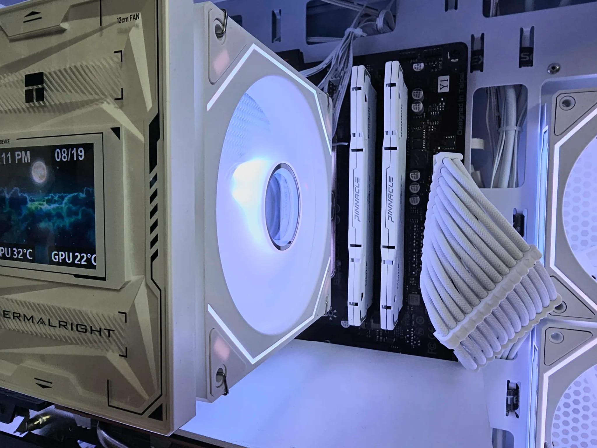 【ゲーミングPC】Ryzen5 5600X RTX2070Super 新品多数 RTX 2070 Super, Ryzen 5 5600x Mid Level RGB Gaming PC (WHITE