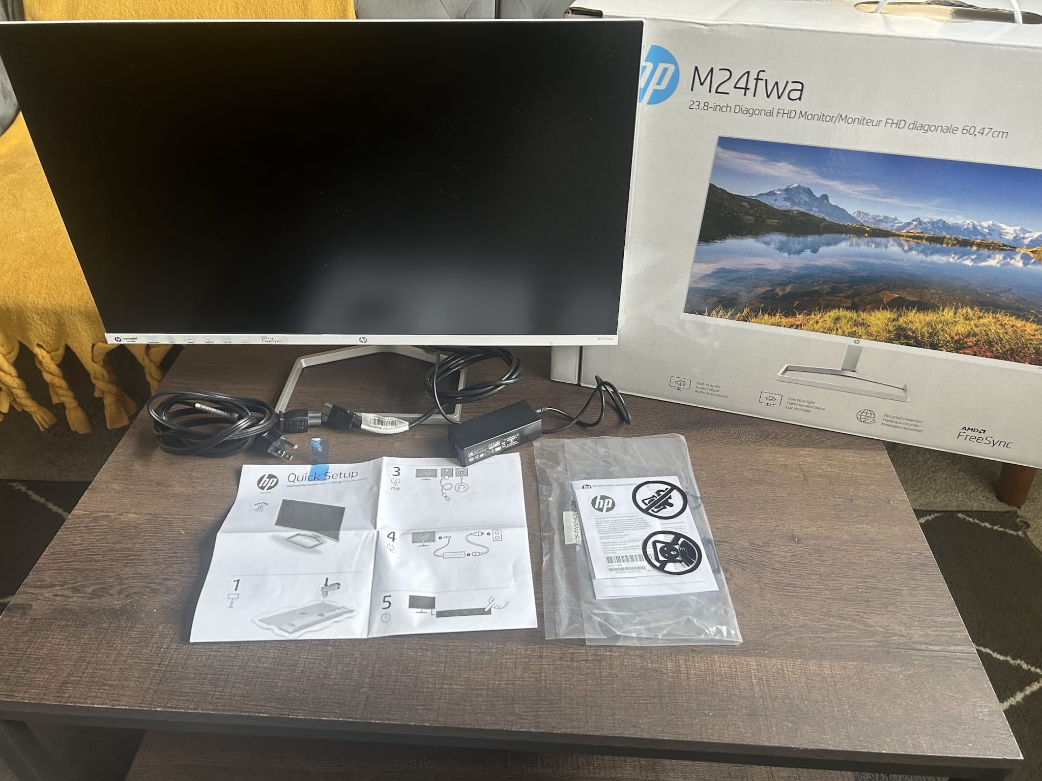 White Monitor HP M24fwa 23.8-in IPS FHD | Jawa