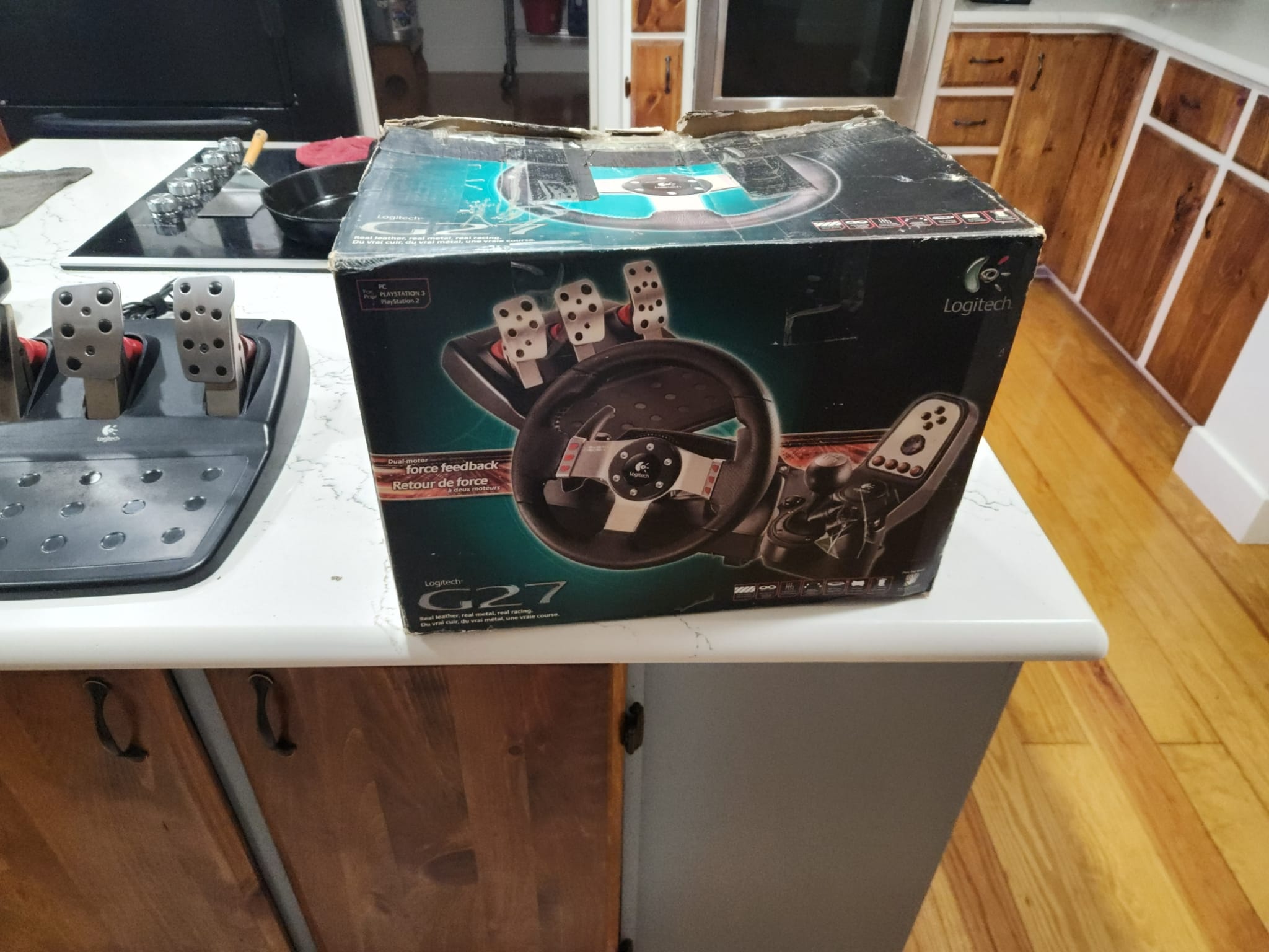 【写真準備中】Logitec G27 RACING WHEEL Review: Logitech G27 Racing Wheel | WIRED