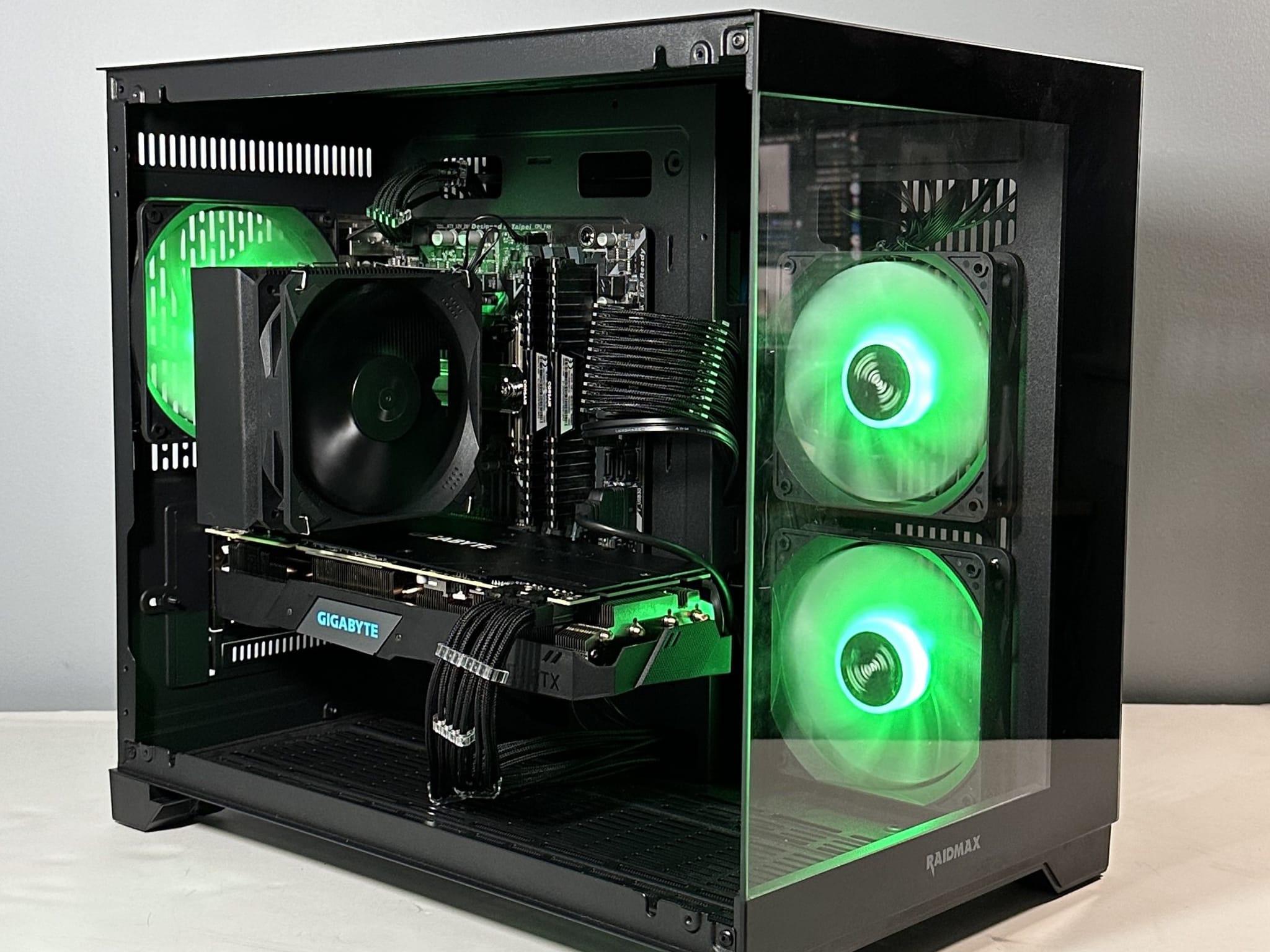 ゲーミングPC/Core i5-9400F/16GB/RTX2070Super ゲーミングPC/Core i5-9400F/16GB/RTX2070Super