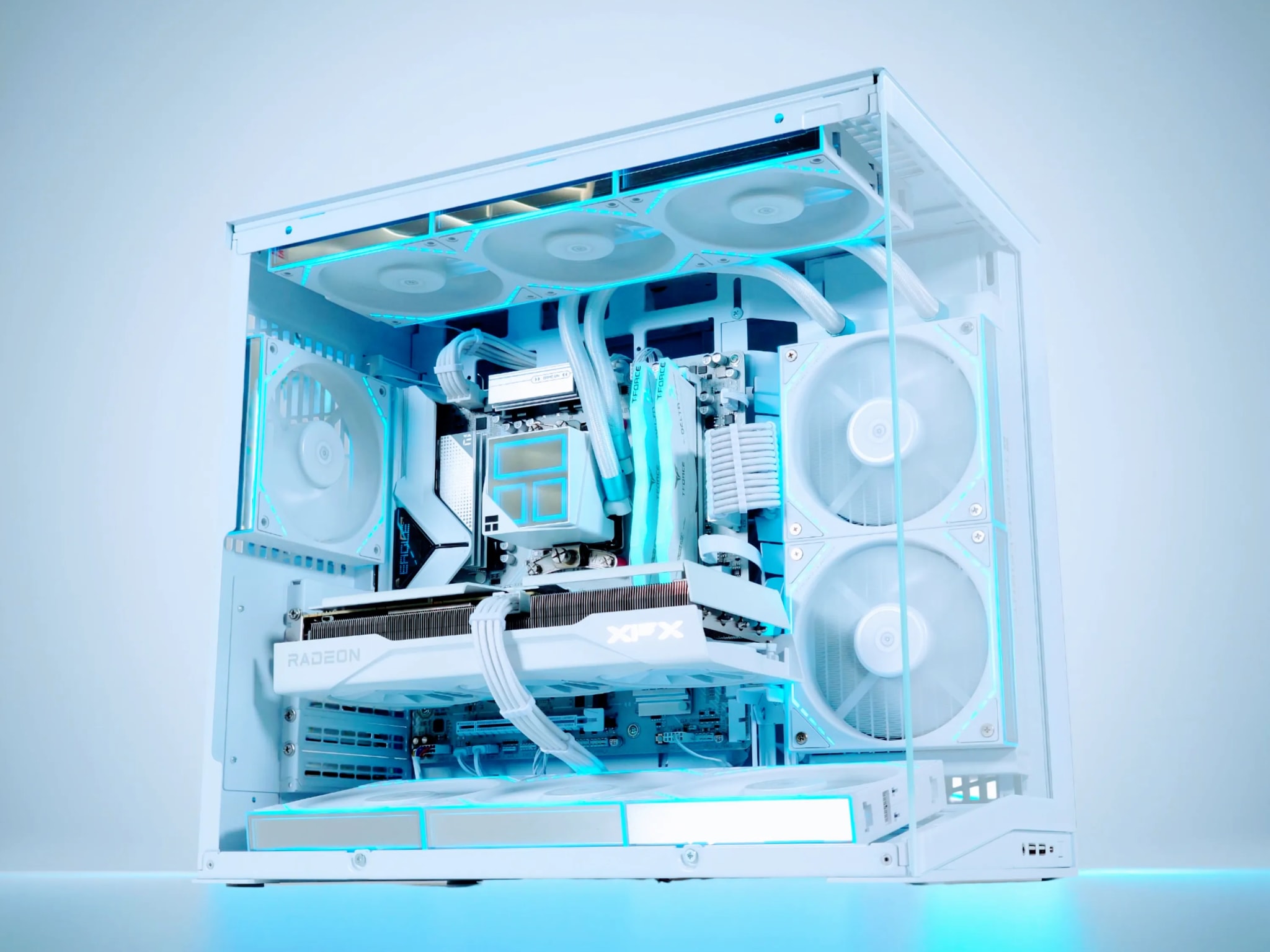 【白色小型ゲーミングPC】RX 9060 XT / ryzen7 7700 白色小型ゲーミングPC】RX 9060 XT / ryzen7 7700