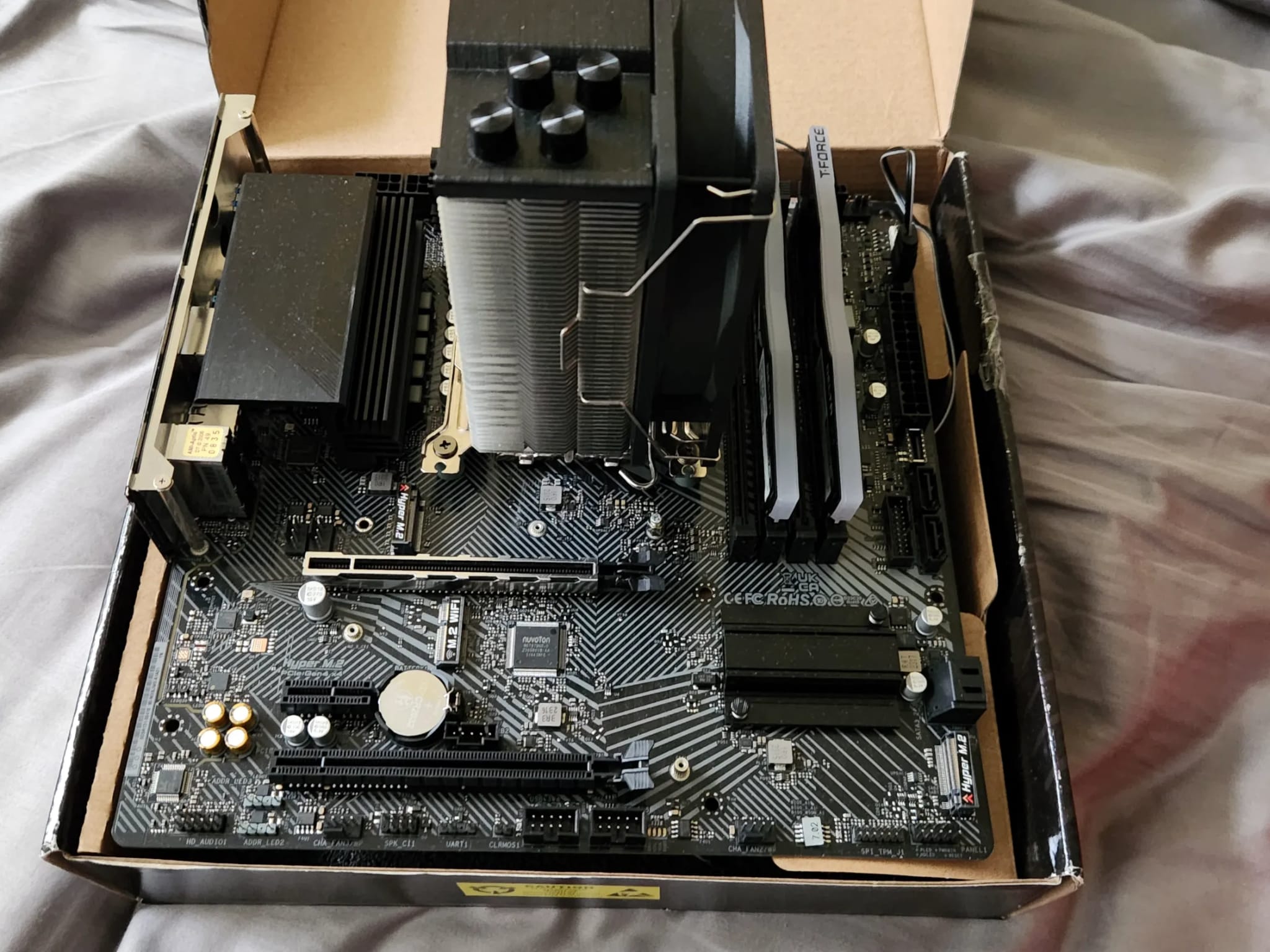 CPU Ryzen7 5700X3D + ASRock B550 + ddr4 32gb Amazon.com: ASRock B550 PRO4 ATX Motherboard with AMD Ryzen