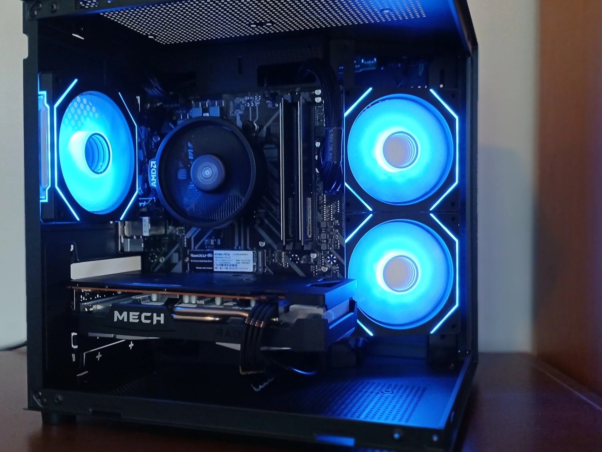高性能ゲーミングPC Ryzen5 5500 RX6600xT 高性能ゲーミングPC 白 RX6600XT Ryzen5 5500｜Yahoo!フリマ（旧