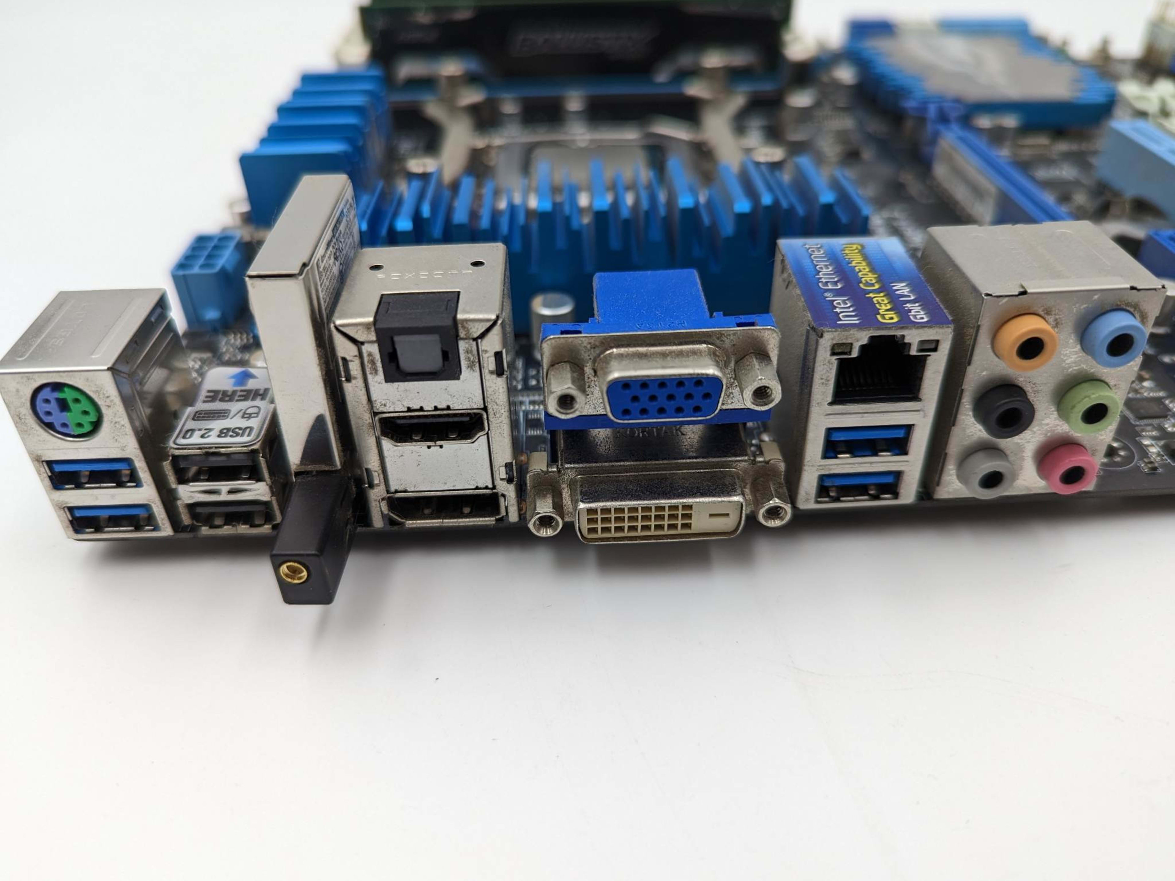 Asus P8Z77-V Motherboard Kit w/ i7-3770, 8gb ram, and CM
