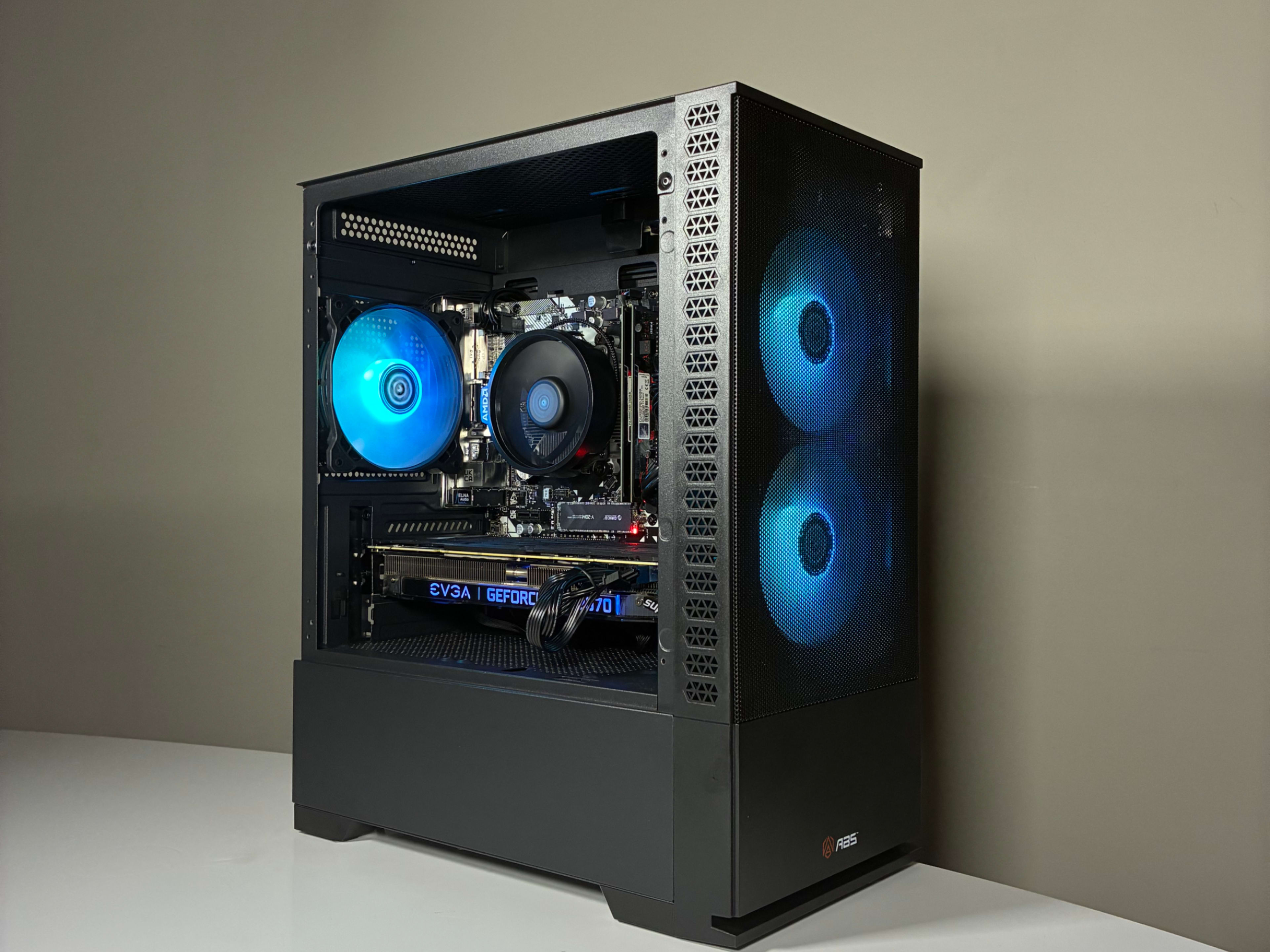 RTX 2070 Super | Ryzen 5 3600 | 16 GB RAM | 512 GB SSD