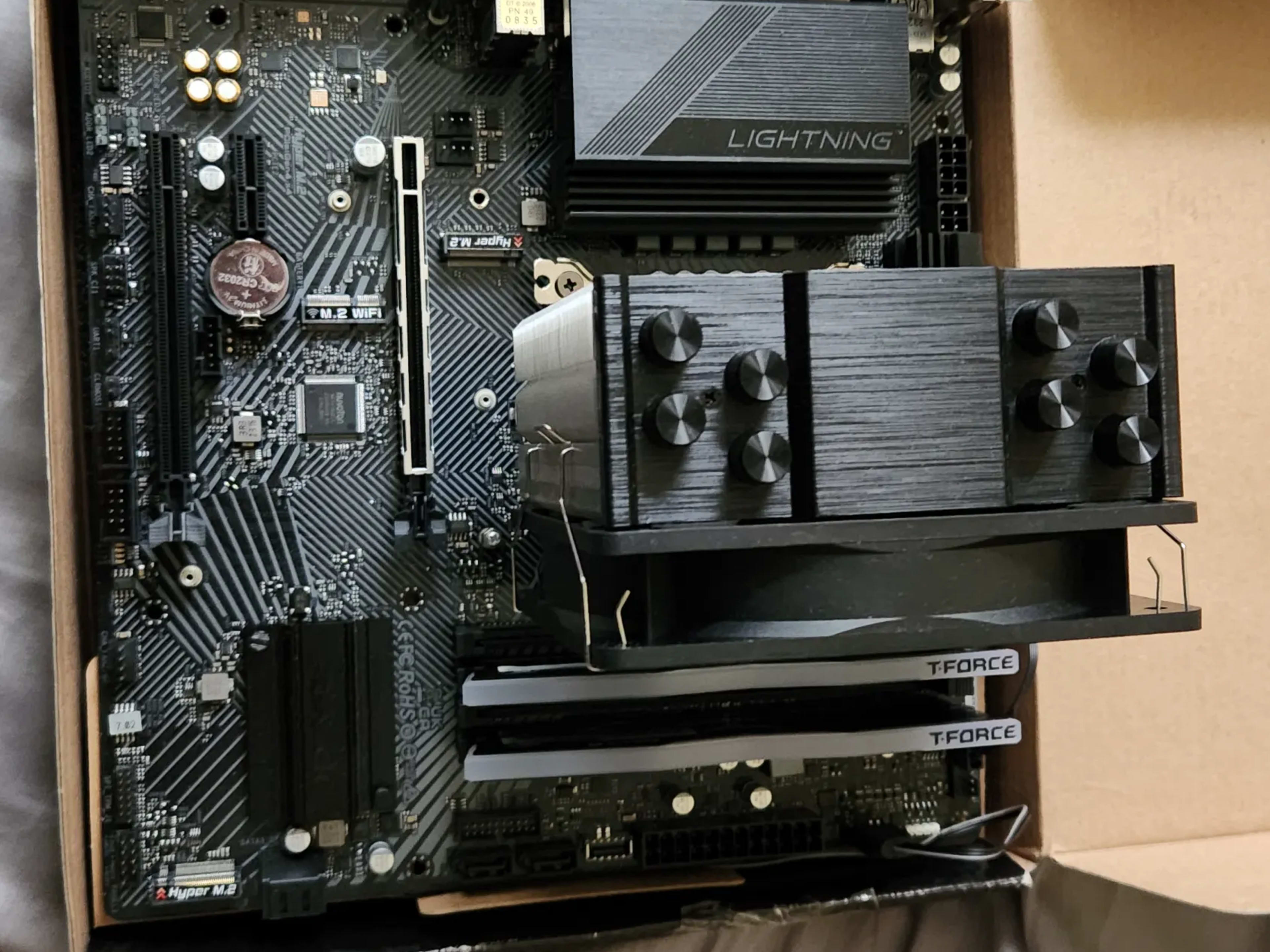 I5-12400F Asrock Z790M PG Lightning/D4 16 GB Teamforce DDR4