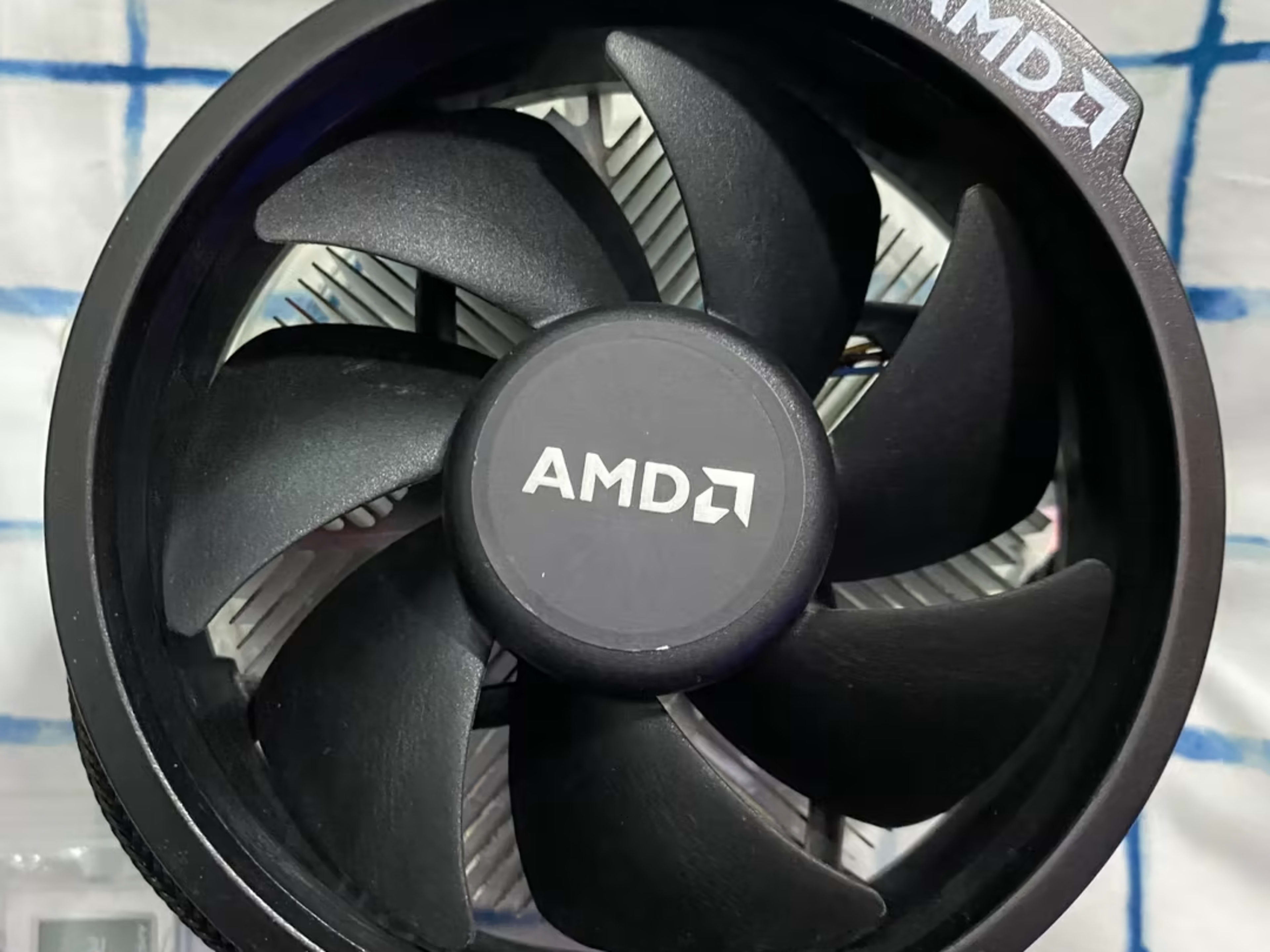 Ryzen5 2600 AMD クーラー付き Amazon | AMD CPU Ryzen 5 2600 with Wraith Stealth cooler