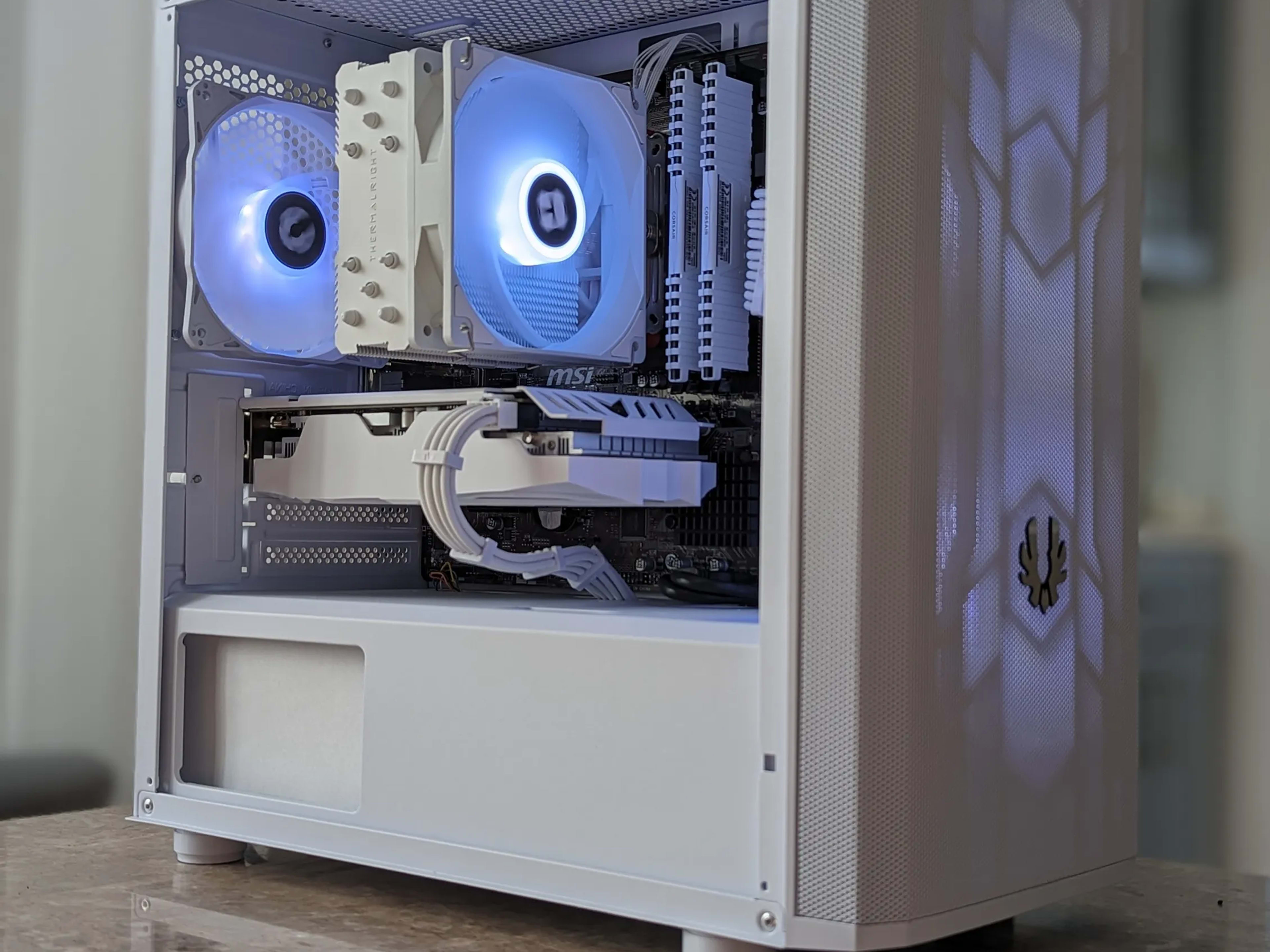 自作PC　RYZEN5 2600・16GB・256GB・RX550 Ryzen 5 2600, RX 5500XT White Gaming/Streaming PC | Jawa