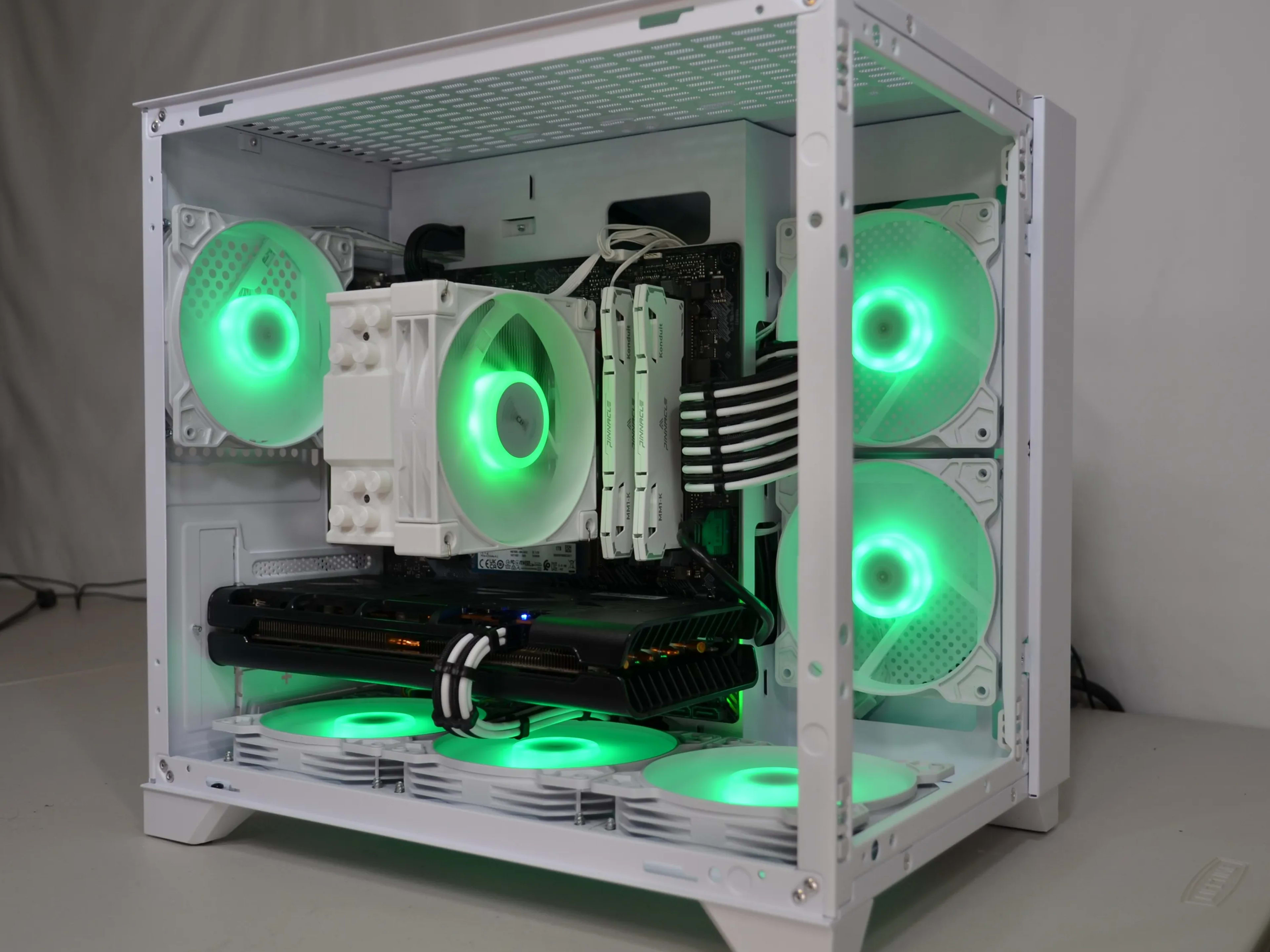 新品TSUKUMOR5 5600G/16G/SSD500+1T/RX6500XT AMD Ryzen 5 5600G + Radeon RX 6500XT Test in 10 Games