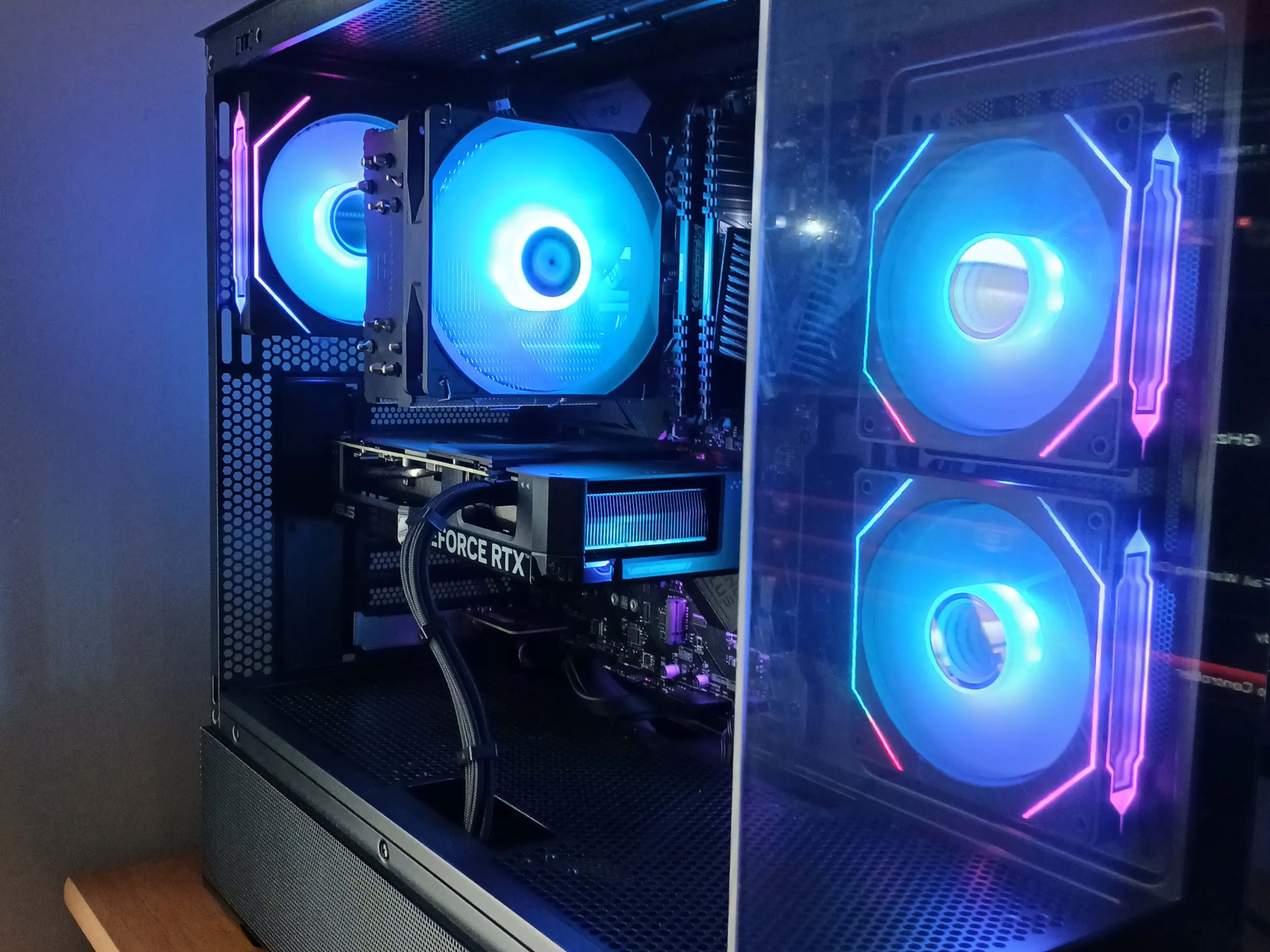 RTX 4060 Ti | Ryzen 7 5700X | 32GB RAM | Jawa
