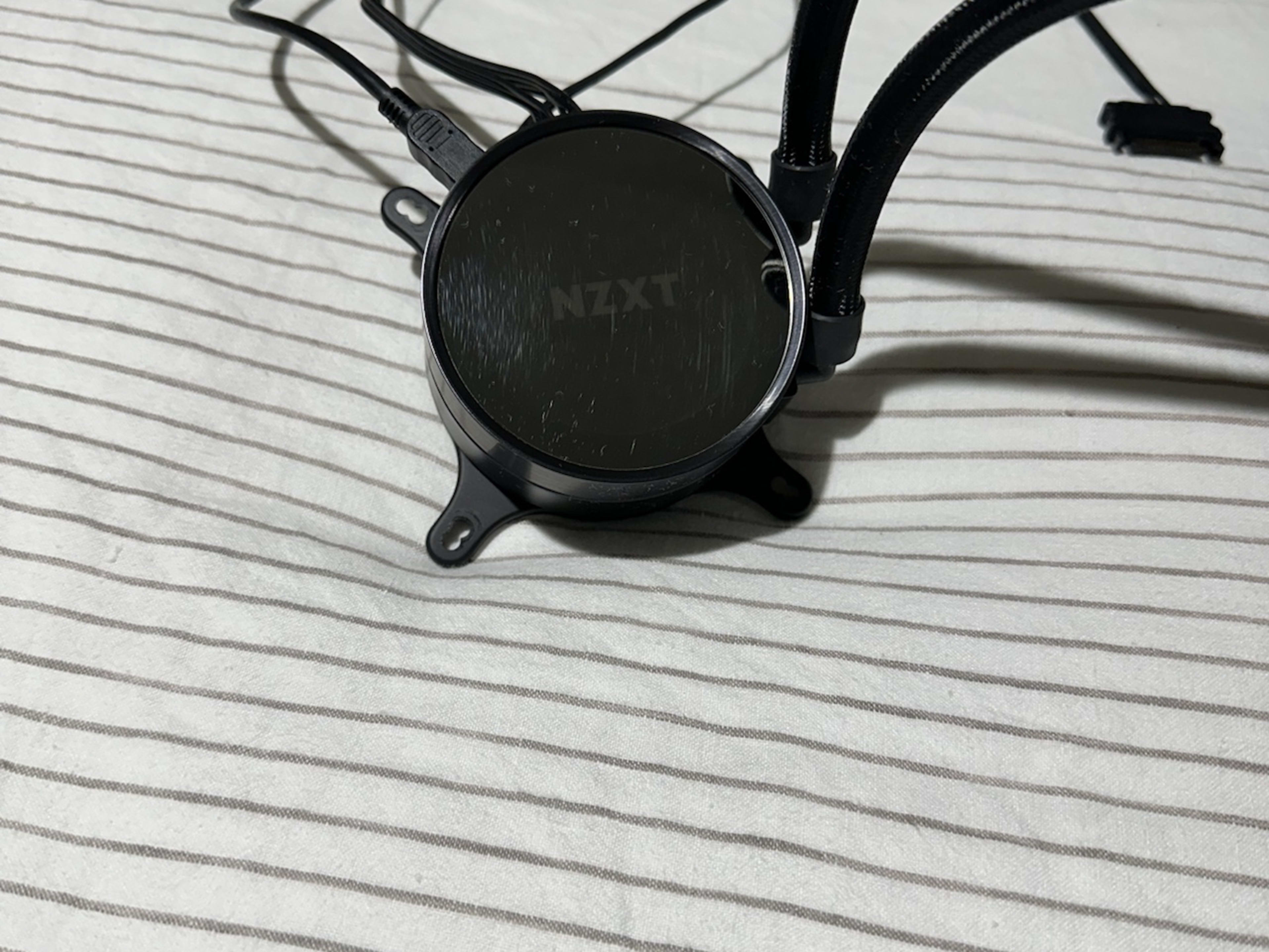 NZXT KRAKEN X62 280mm液体クーラー 71S3nPZ7uhL._UF1000,1000_QL80_.jpg