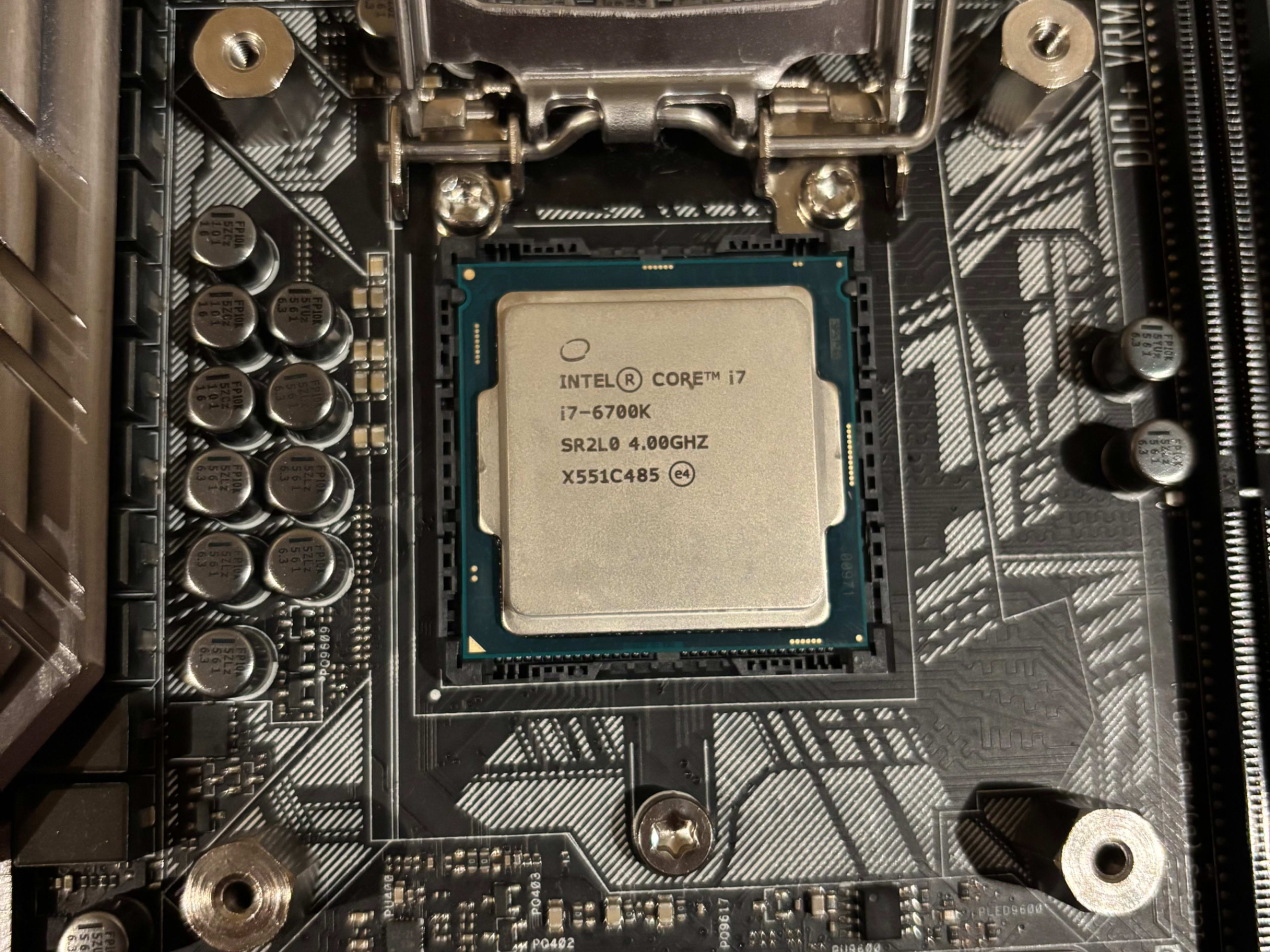 ASUS Z170-Deluxe ATX + Intel i7 6700k | Jawa