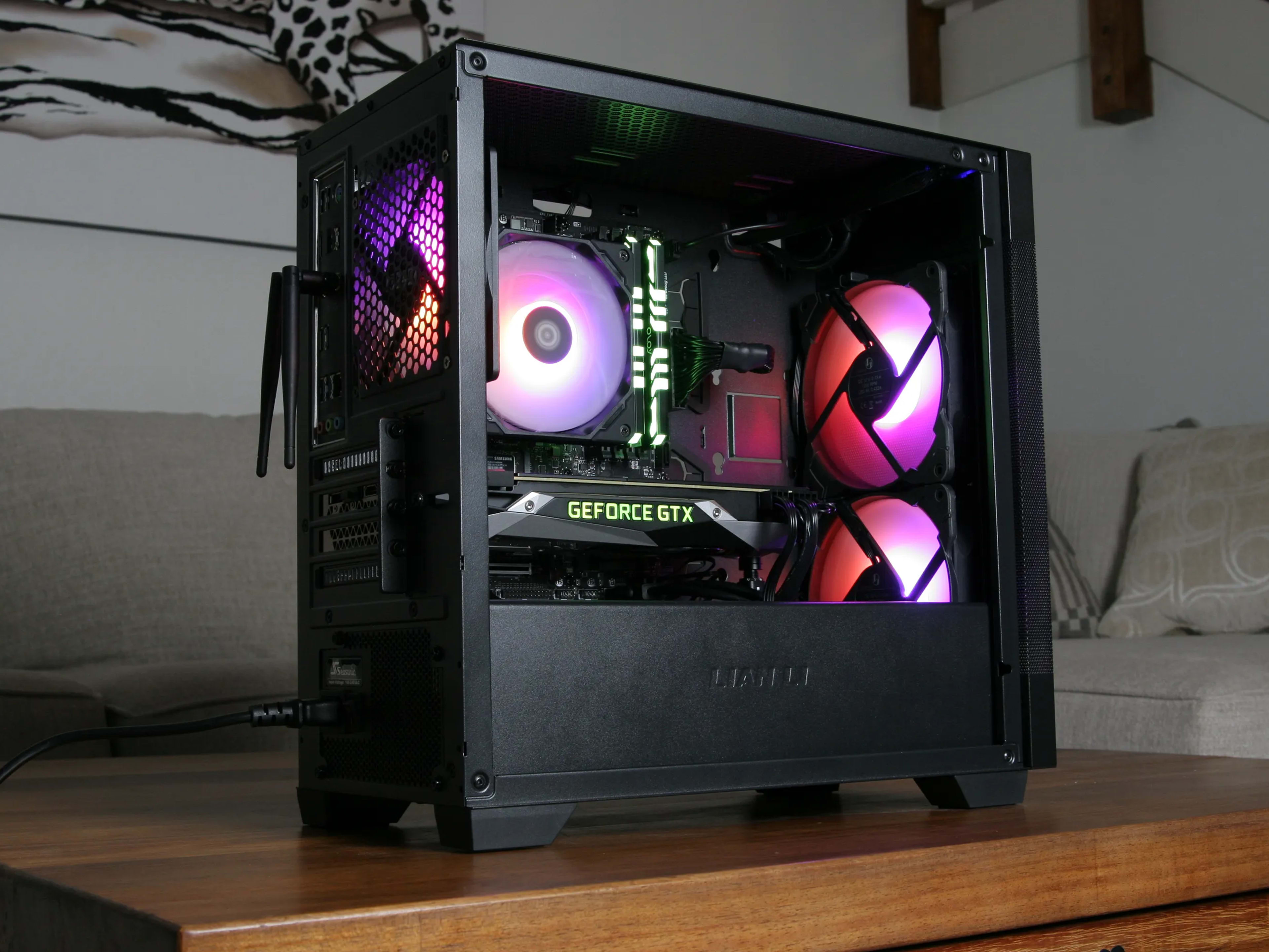 ゲーミングPC フルセット　ryzen7-1800x GTX1080 ASUS、Ryzen 7 9800X3DとRTX 5080搭載のフルタワーゲーミングPC