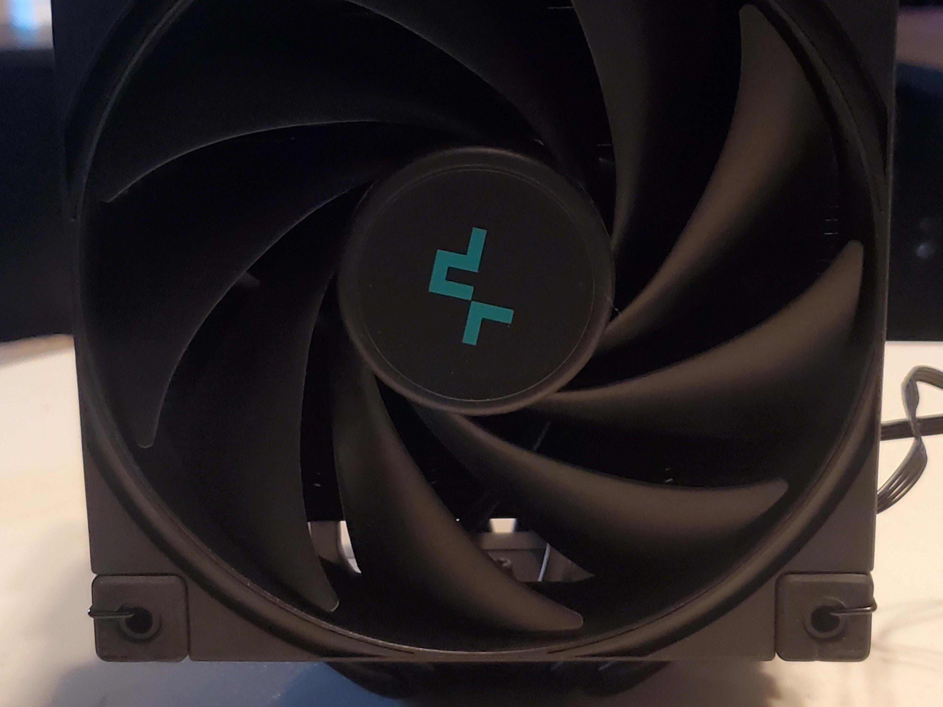 DeepCool AK620 ZERO DARK | Jawa
