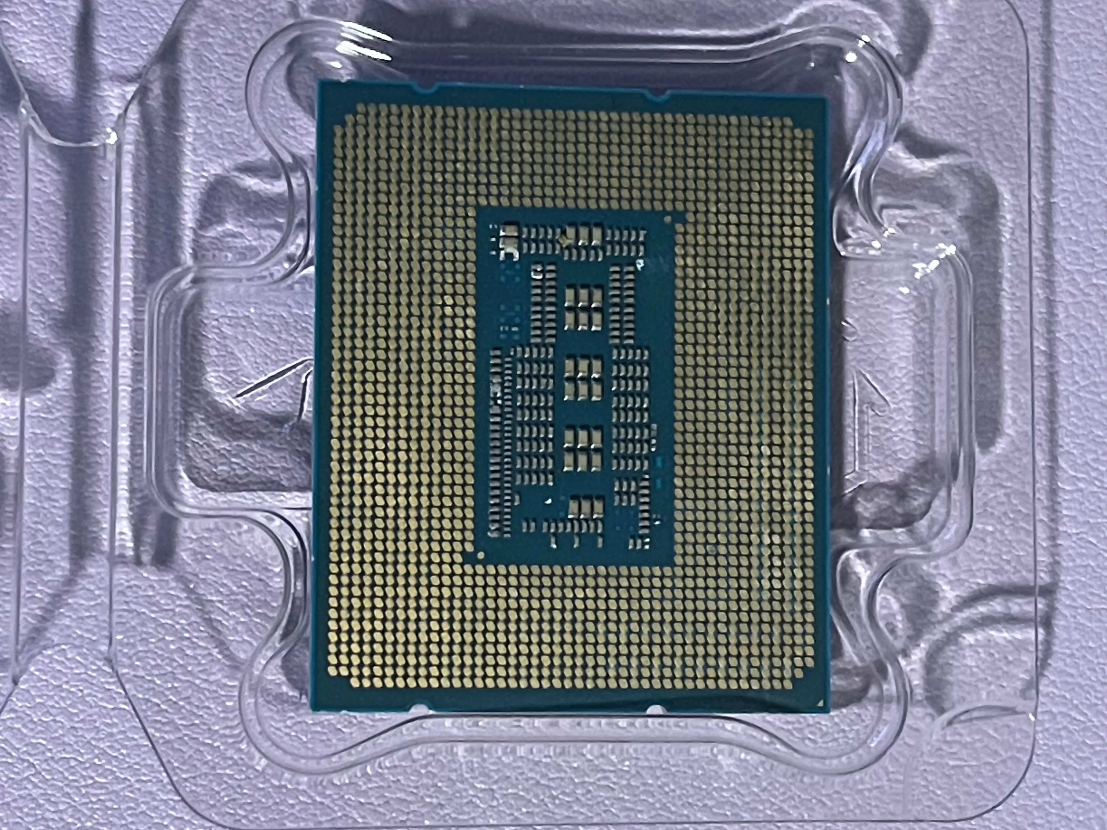 Intel Core i5-12500,10500,8500 計8個 Amazon.com: Intel® Core™ i5-8500 Desktop Processor 6 Core up
