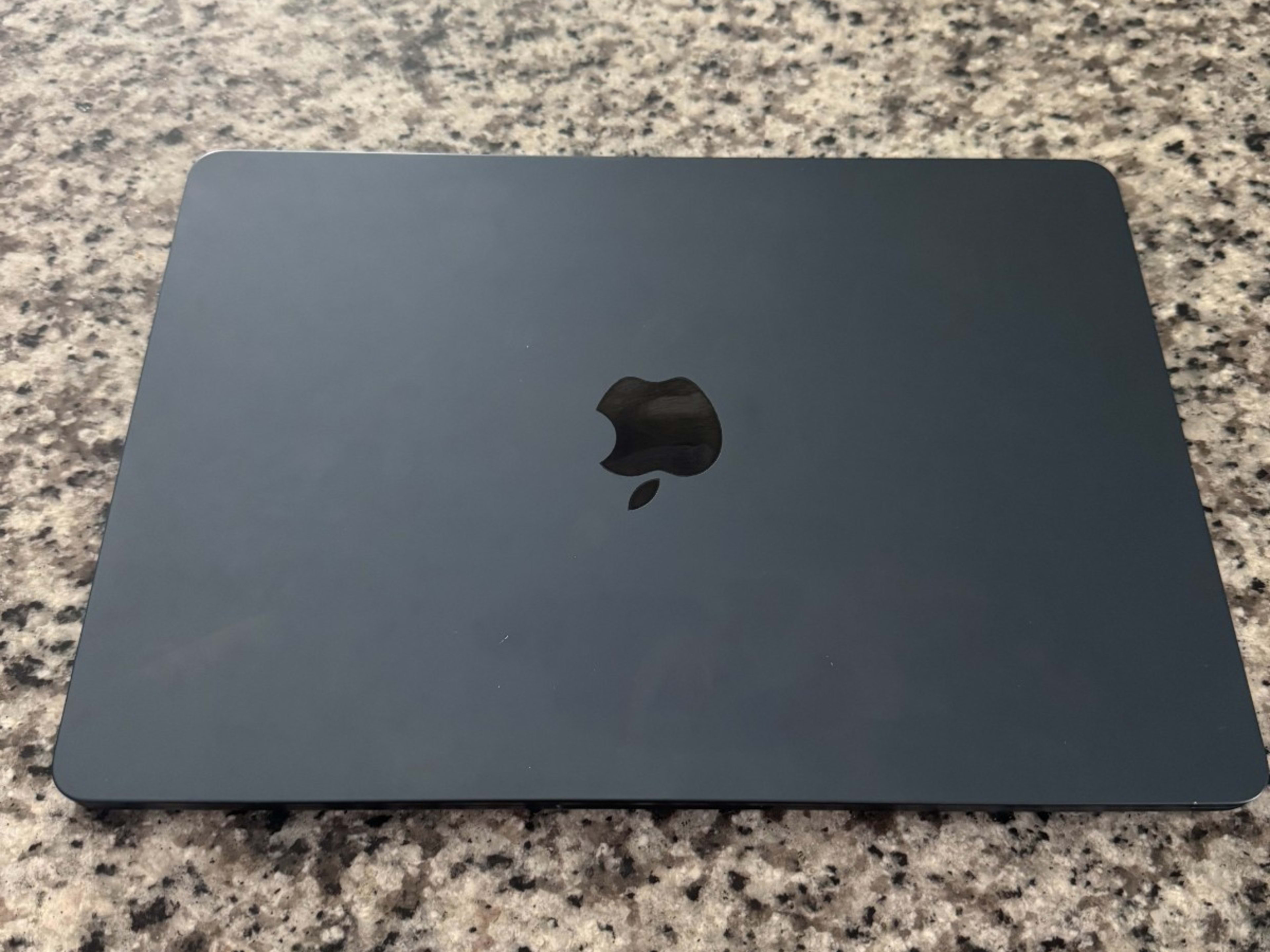 M2 8GB 13 MacBookAir ミッドナイト256GB Apple M2 MacBook Air 13-inch - Midnight - M2, 8GB RAM, 256GB