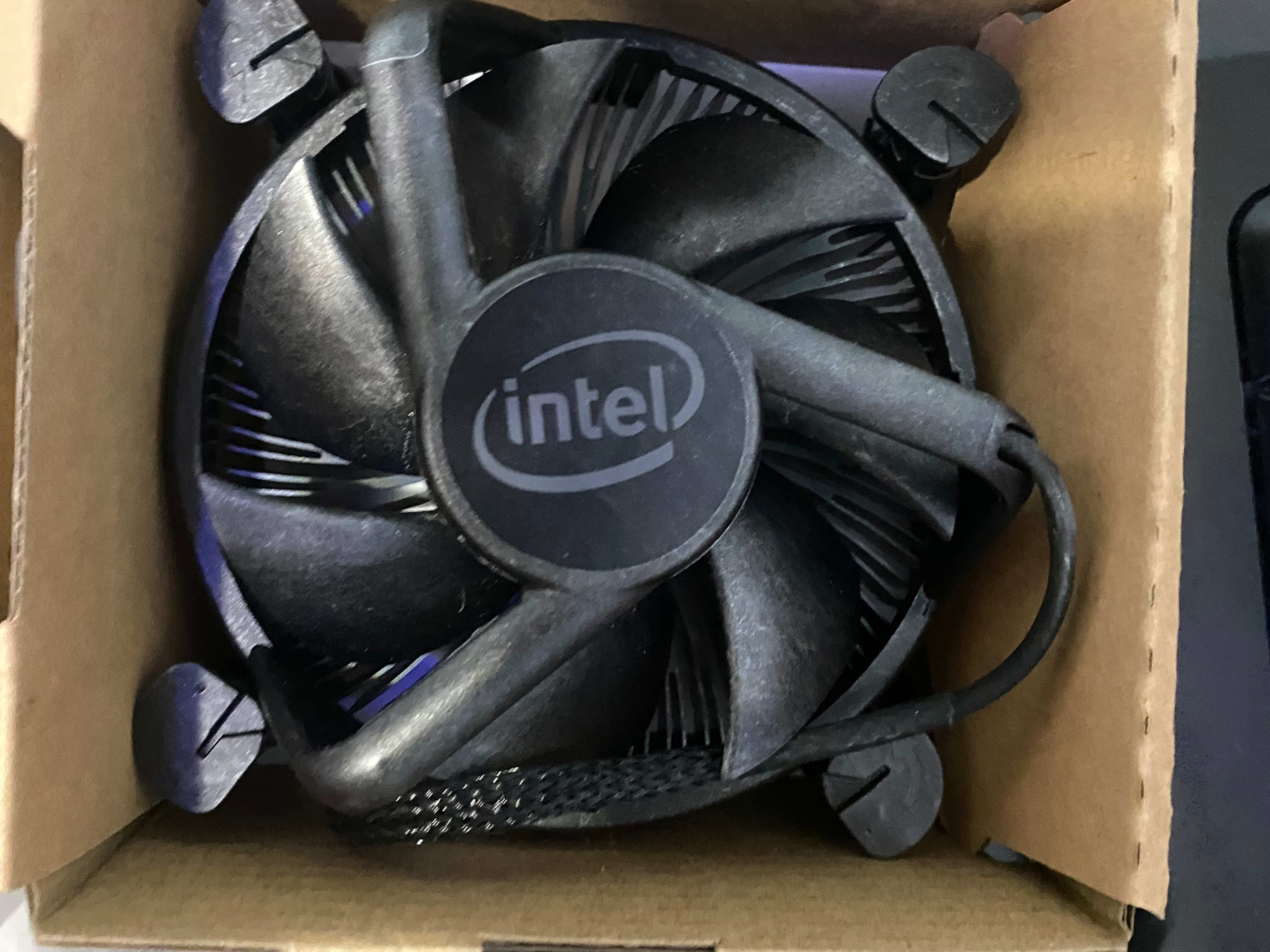 Intel Core i3-10105F CPU + Intel CPUクーラー Amazon.co.jp: Intel純正 銅埋め込み LGA1200 / LGA115X CPU