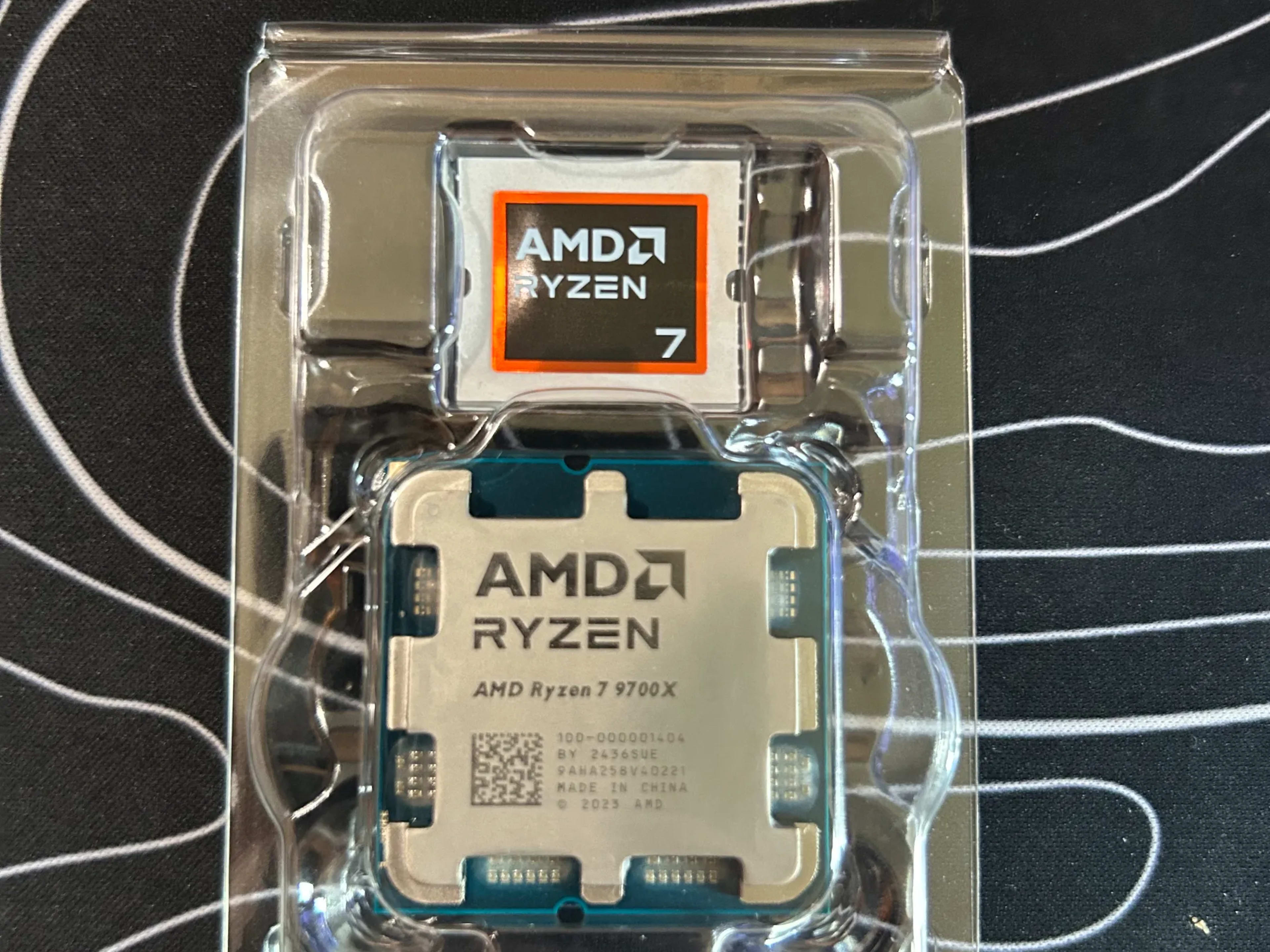 新品 AMD Ryzen 7 9700X バルク品 AM5 CPU AMD 【バルク新品】 Ryzen 7 9700X 100-000001404 3.8GHz Socket