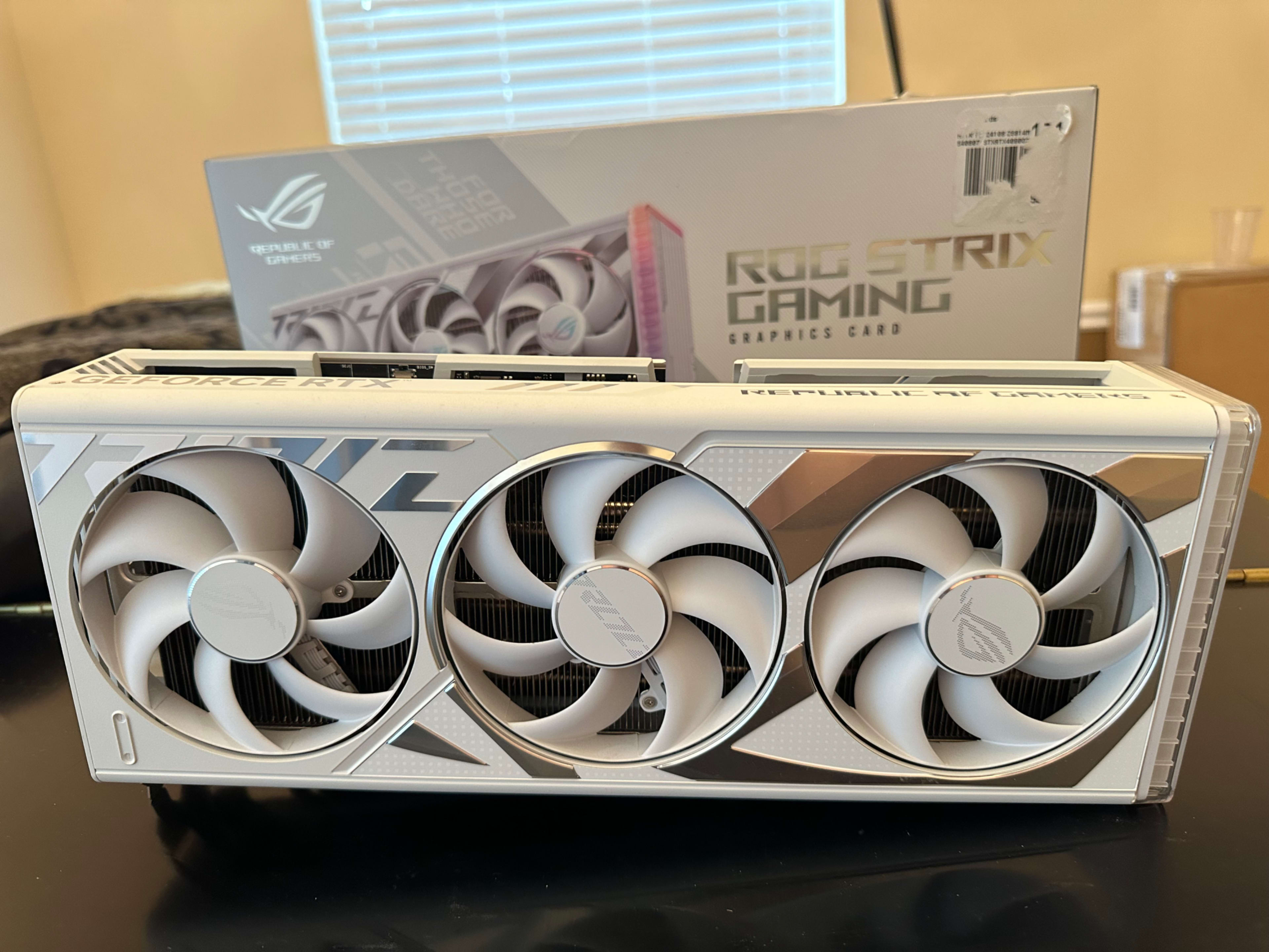 ASUS RTX 4090 White ROG Strix OC 24GB GDDR6X with original