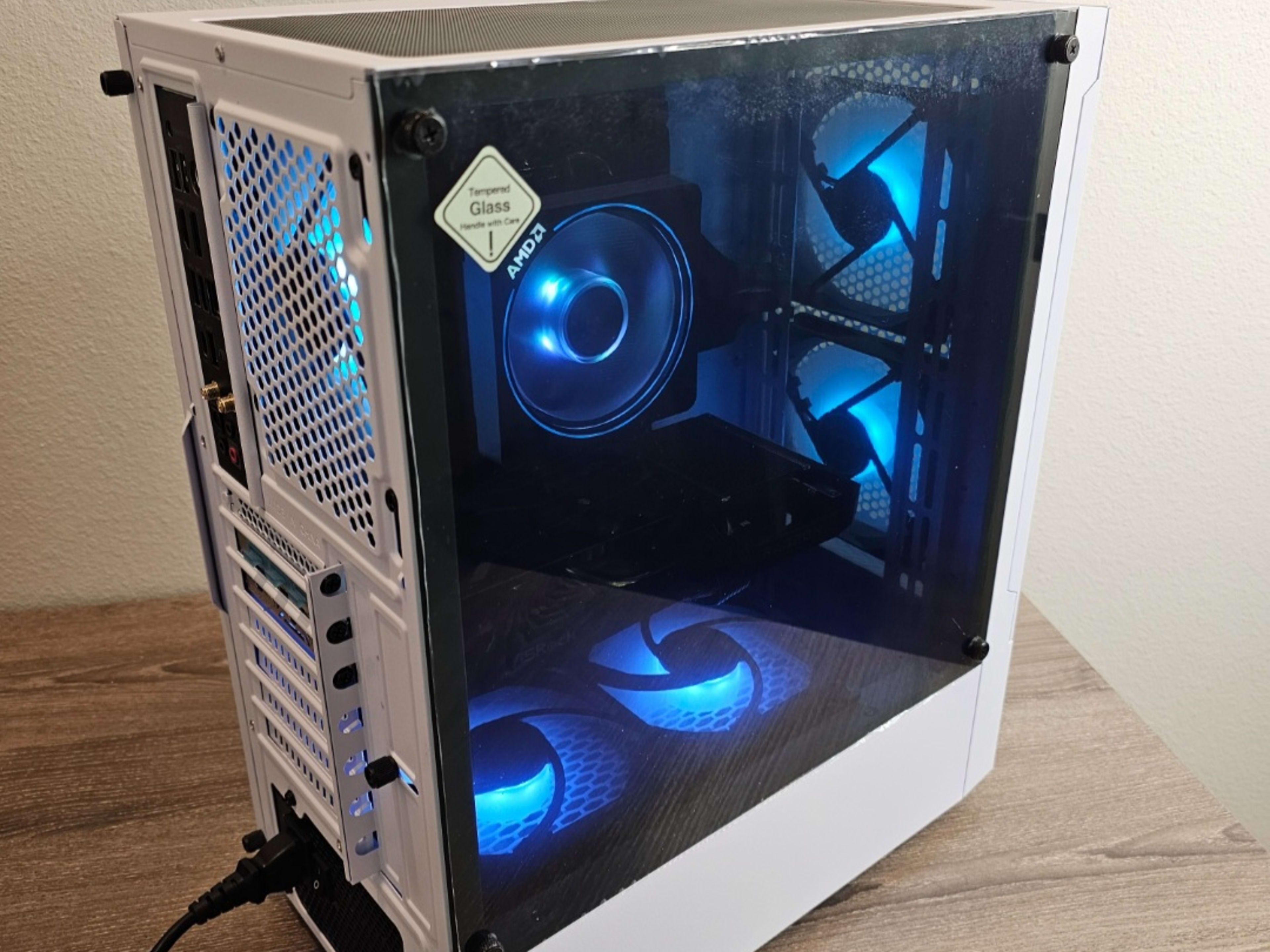 自作ゲーミングPC Ryzen5600 RADEON RX6600XT 自作ゲーミングPC Ryzen5600 RADEON RX6600XT