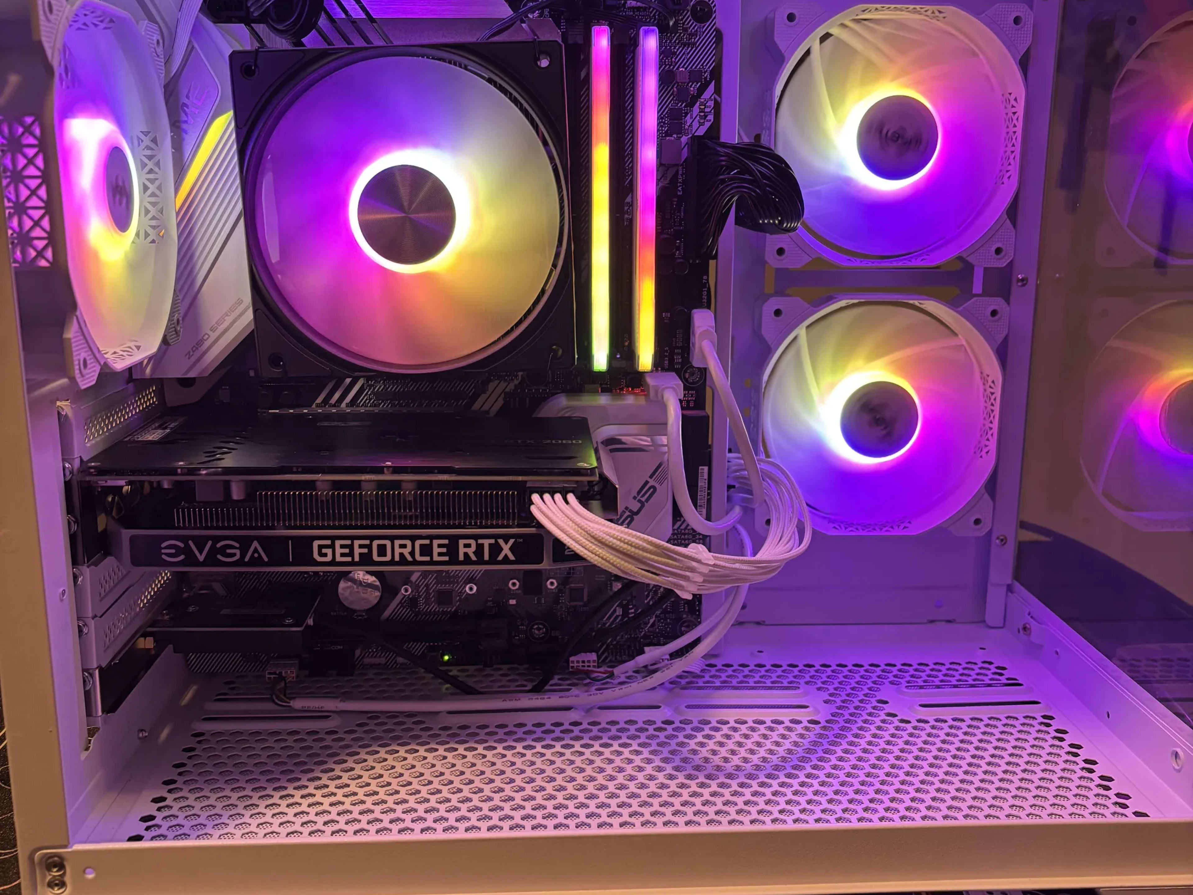RTX 3070, Ryzen 5 5600, 32GB DDR4, 1TB NVMe SSD, WiFi RTX 3070, Ryzen 5 5600, 32GB DDR4, 1TB NVMe SSD, WiFi