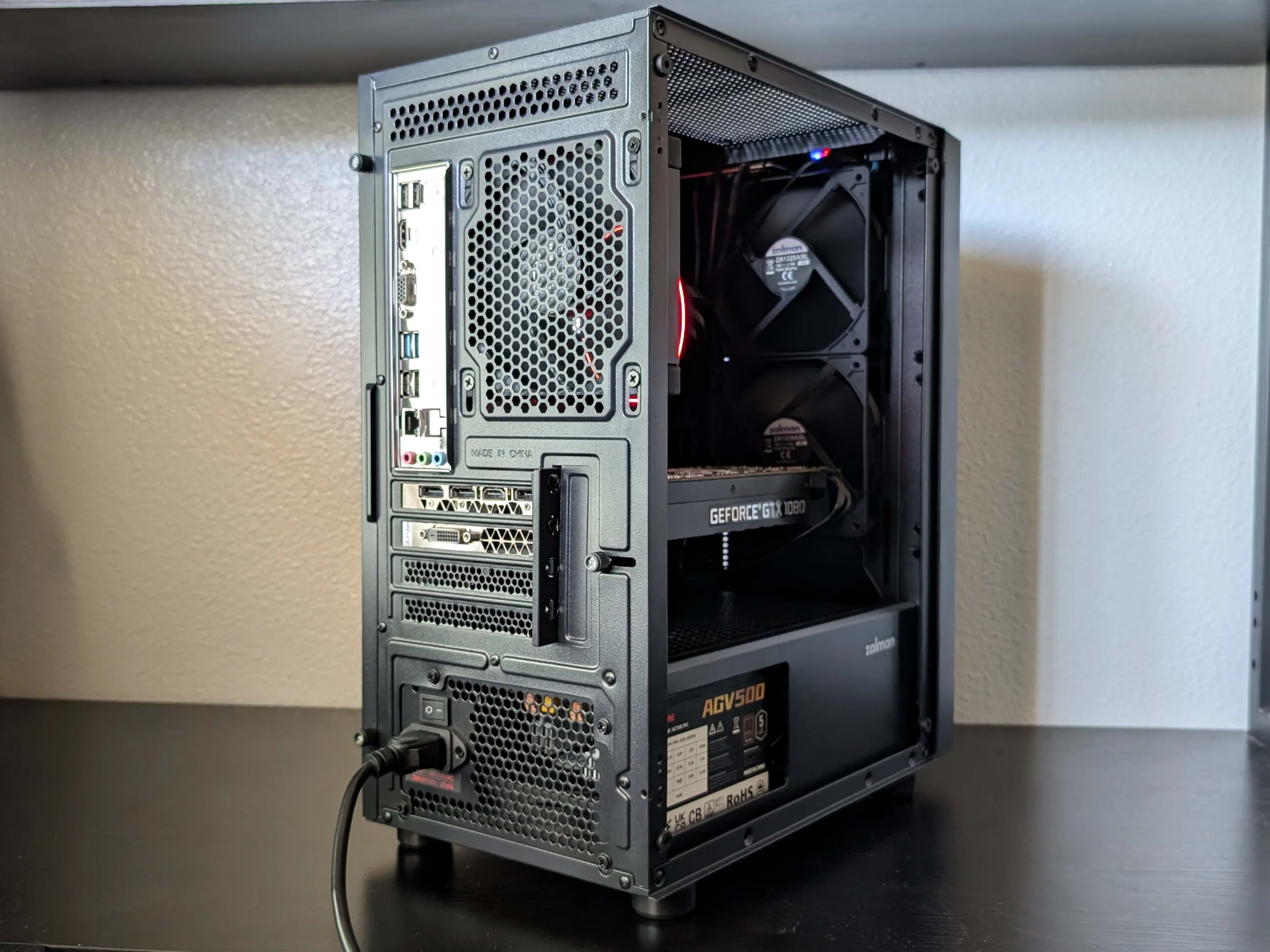 自作pc ryzen7 2700 gtx1080 16gb/512gb Ryzen 7 2700 | GTX 1080 | 16GB DDR4 | 512GB SSD | Wi-Fi