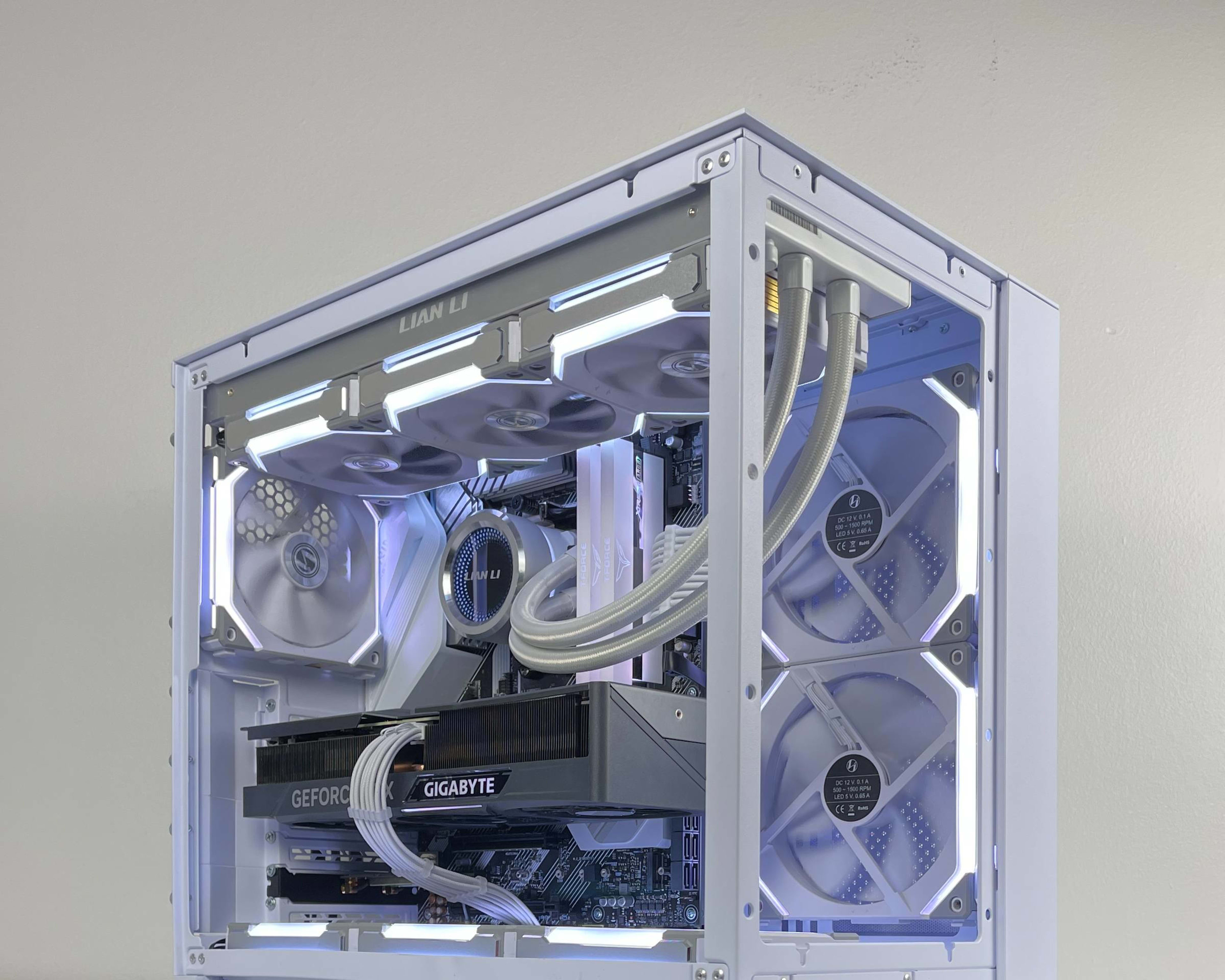 🧊ICEBOX V2🧊  | 1440p Streaming PC | Ryzen 9 5950x | Gigabyte RTX 4070 Ti | 32GB DDR4 CL14 3600MHz