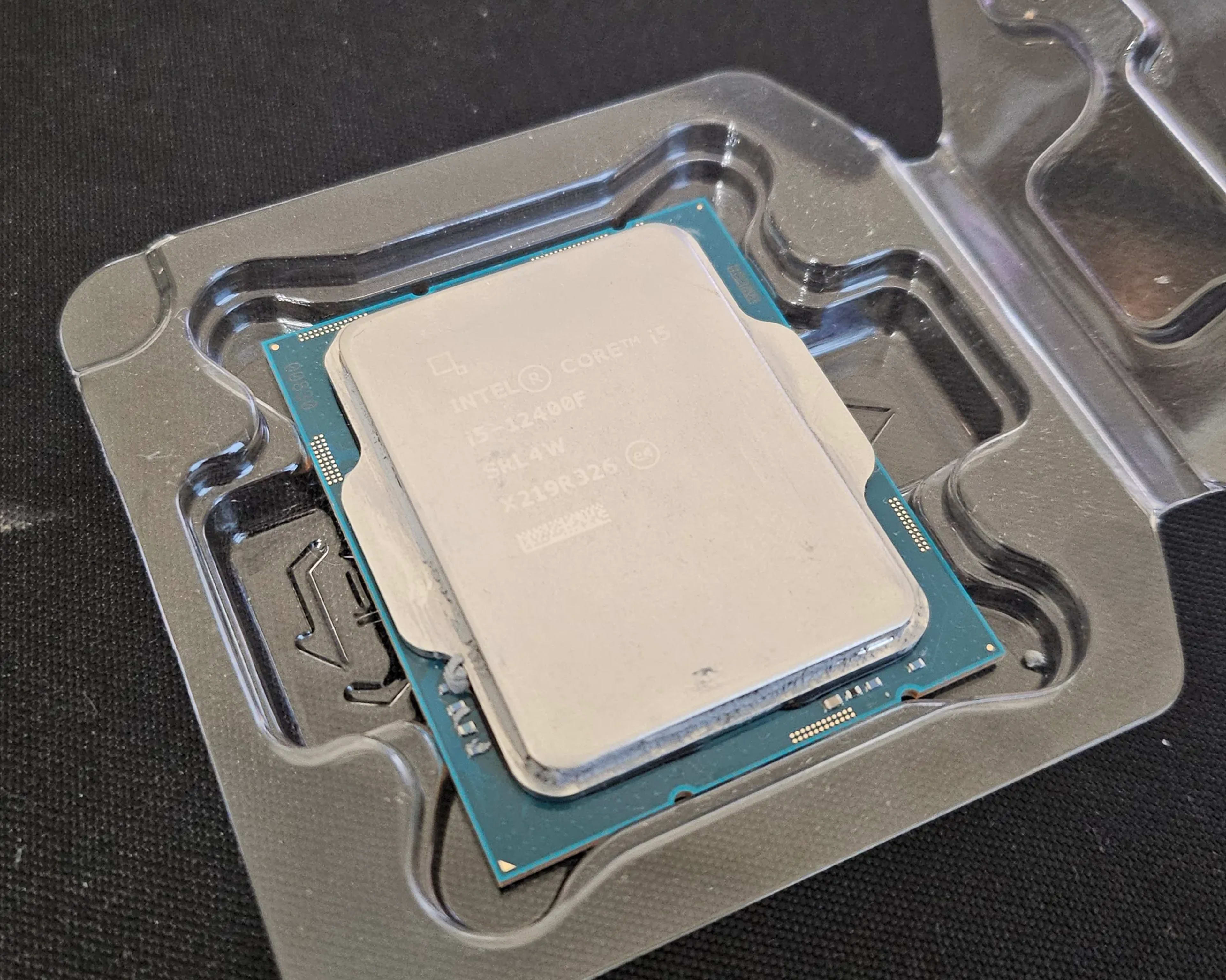 Intel i5-12400F