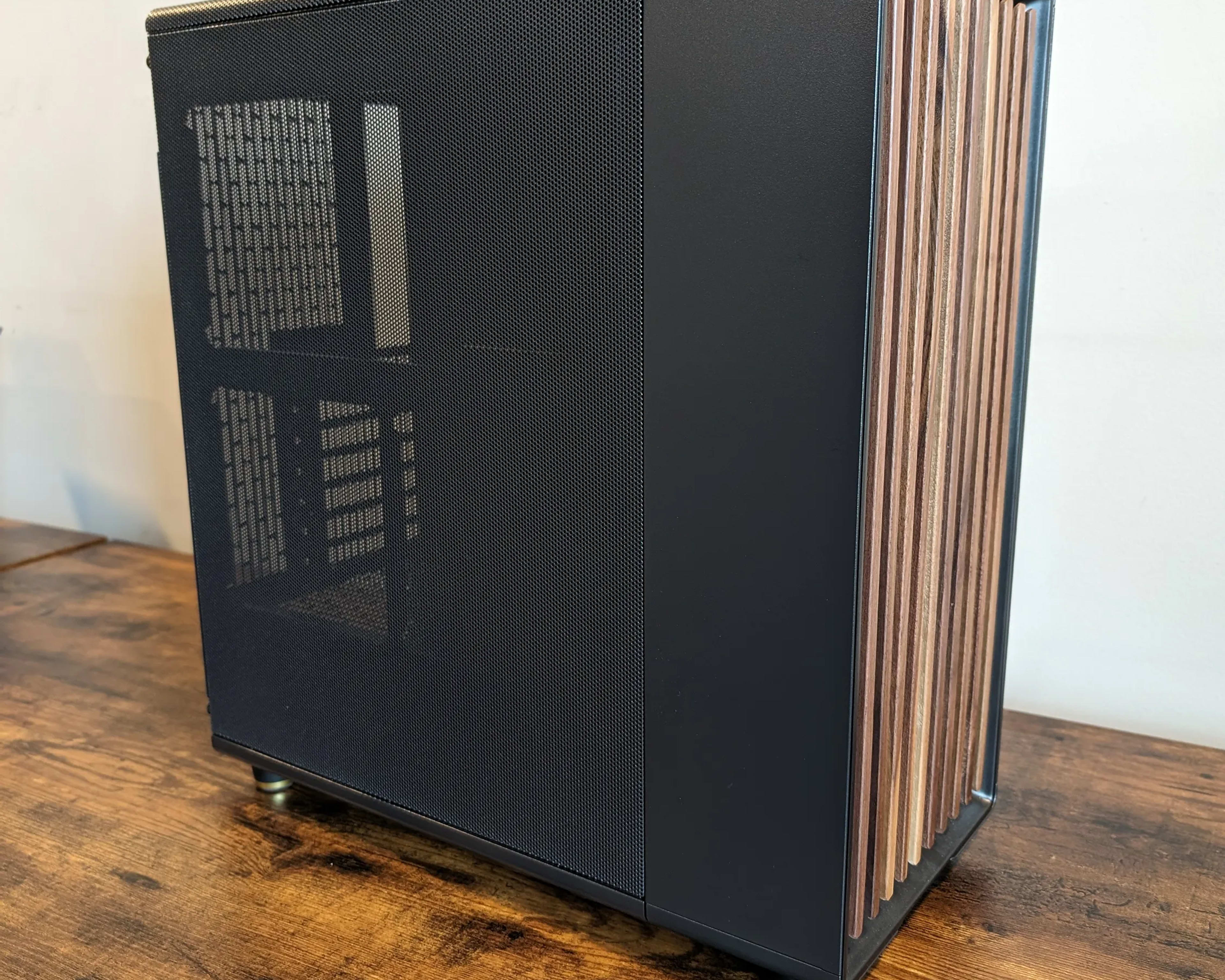 Fractal North (mesh side panel)