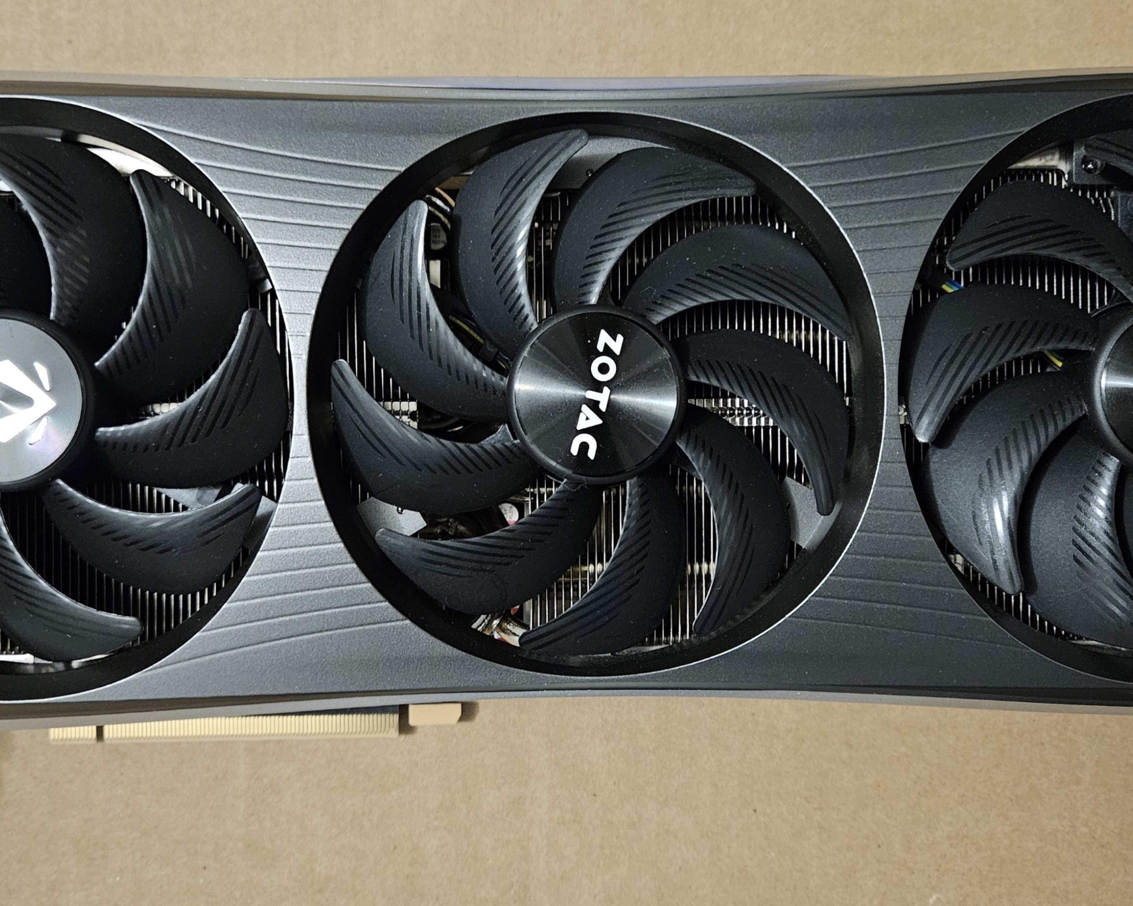 ZOTAC GAMING GeForce RTX 4080 16GB AMP Extreme AIRO - Used - In good condition