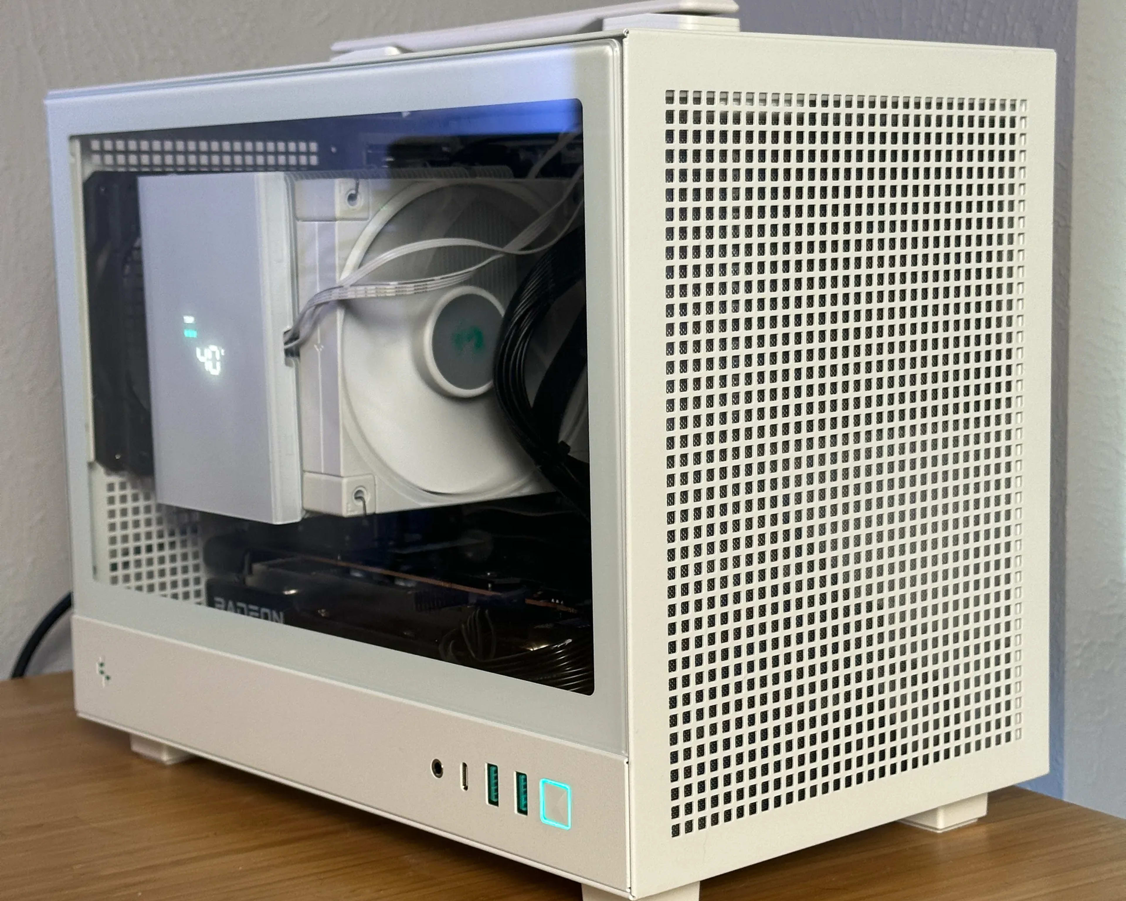 Powerful ITX Small Form Factor Gaming PC - 6650XT + 12100F