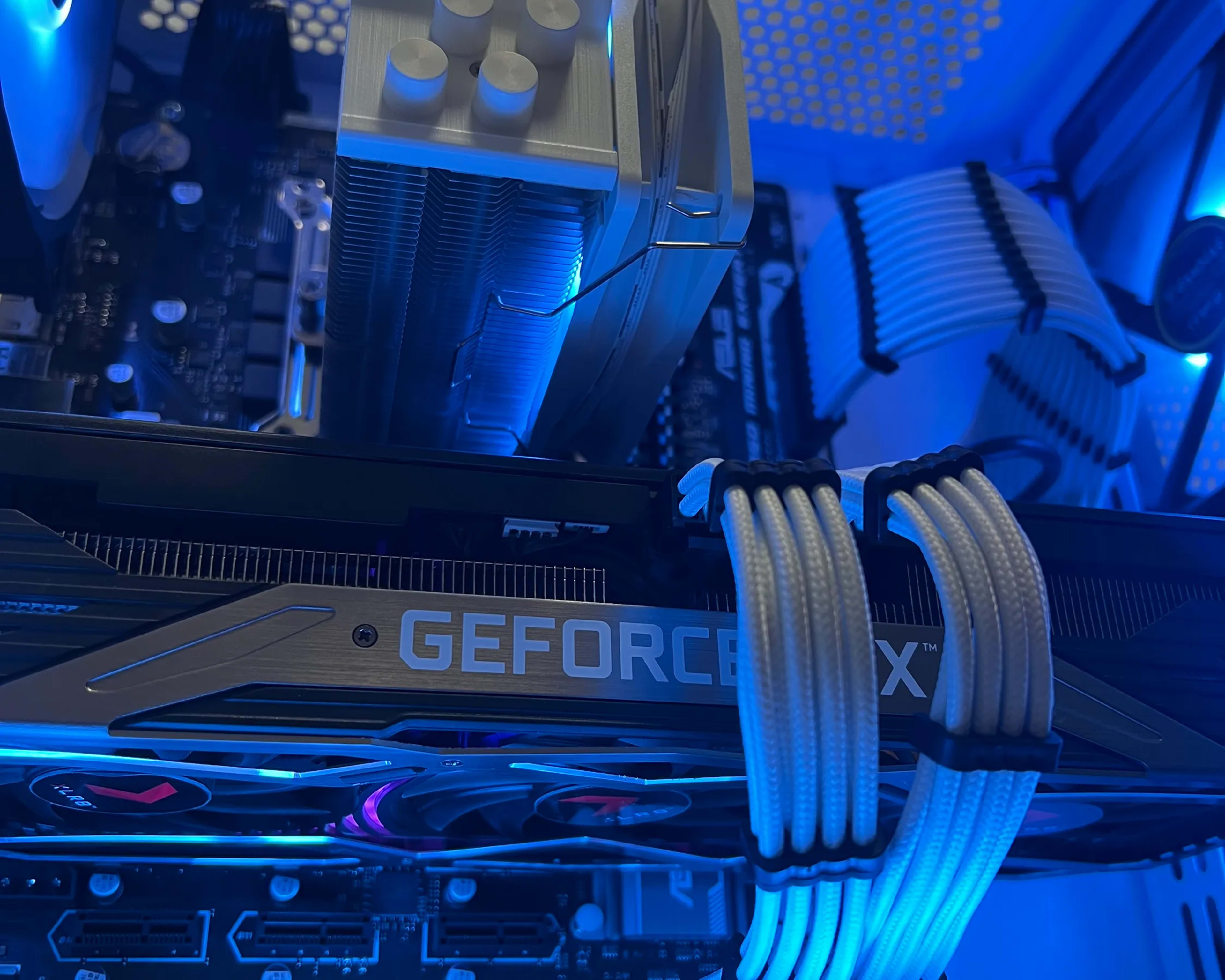 🥶🧊Frosty🥶🧊 | RTX 3070 Mix-Range PC | Intel Core i7 | 16GB RAM | 1TB SSD | Windows 11 Pro