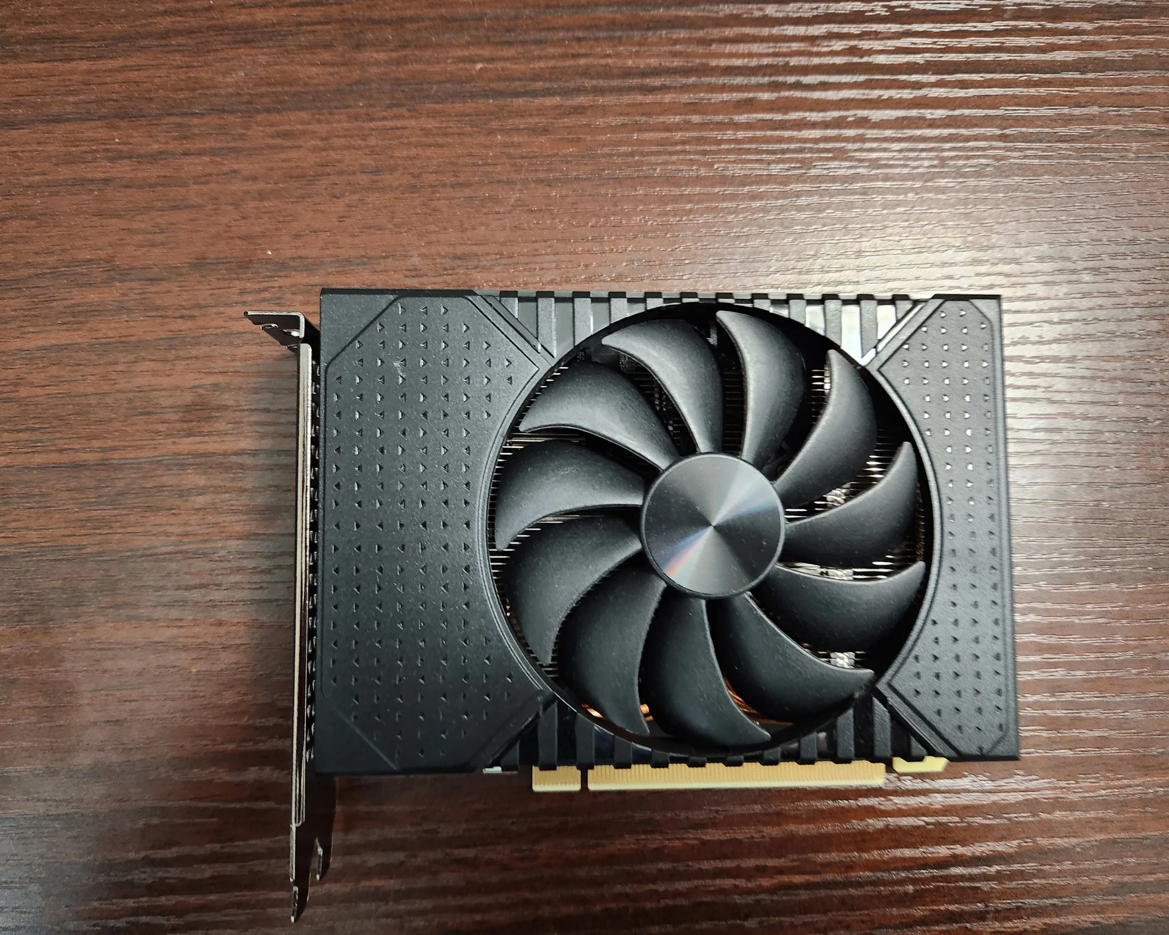 NVIDIA RTX 4060 - 8 GB GDDR6