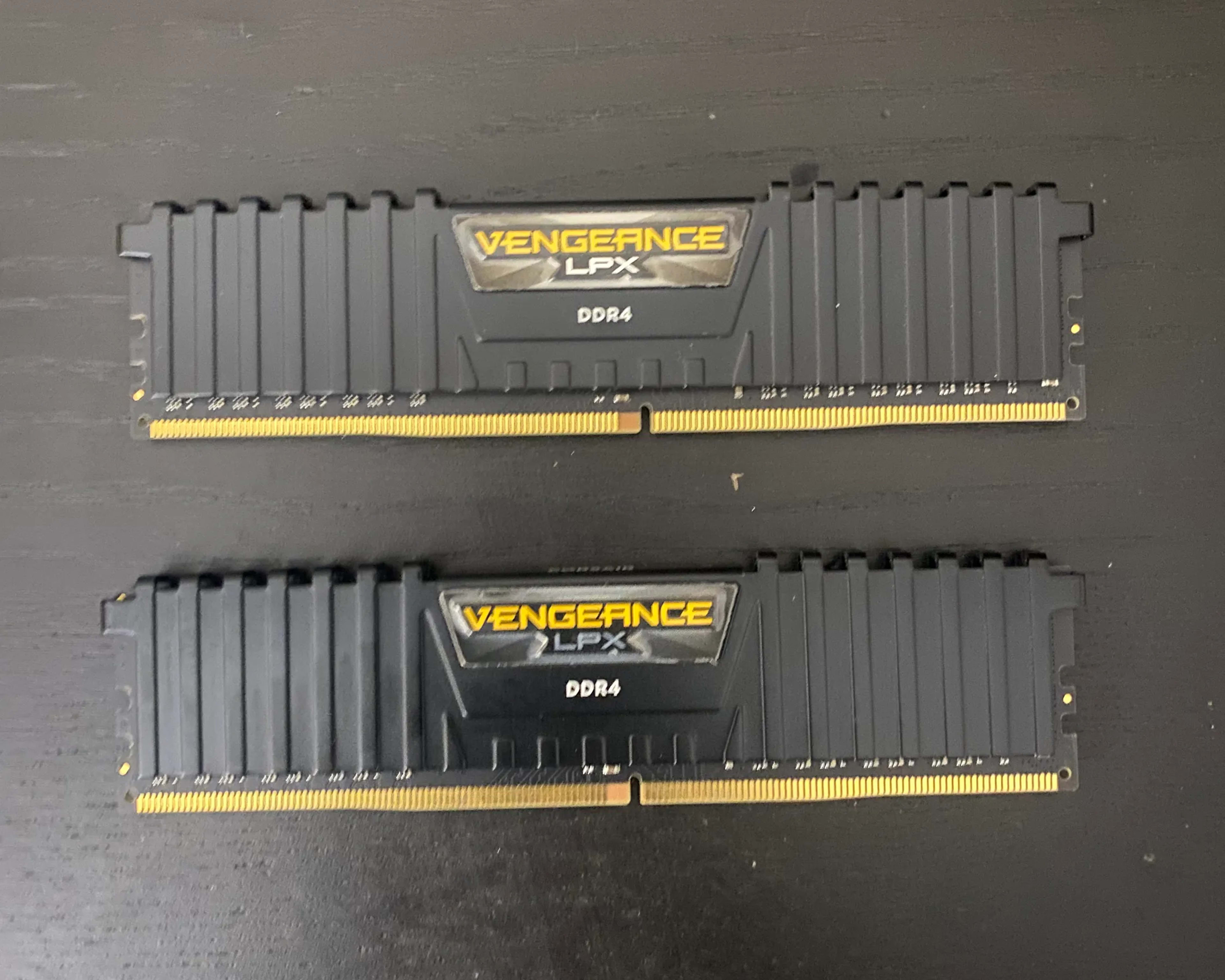 Used Corsair Vengeance LPX DDR4 16GB 3200MHz