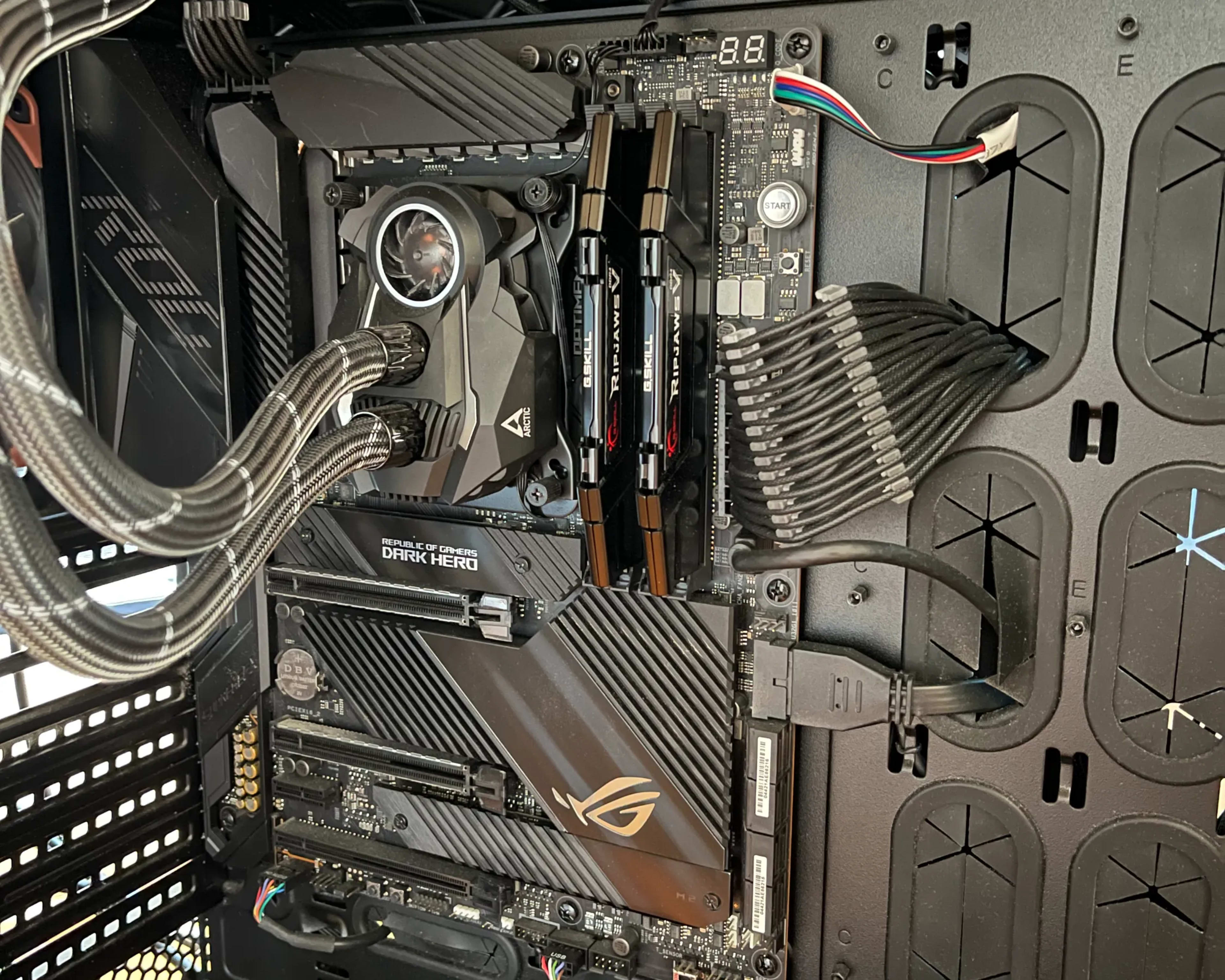 ASUS ROG MAXIMUS Z790 APEX ENCORE Motherboard - BRAND NEW ASUS ROG MAXIMUS Z790 APEX ENCORE Motherboard - BRAND NEW