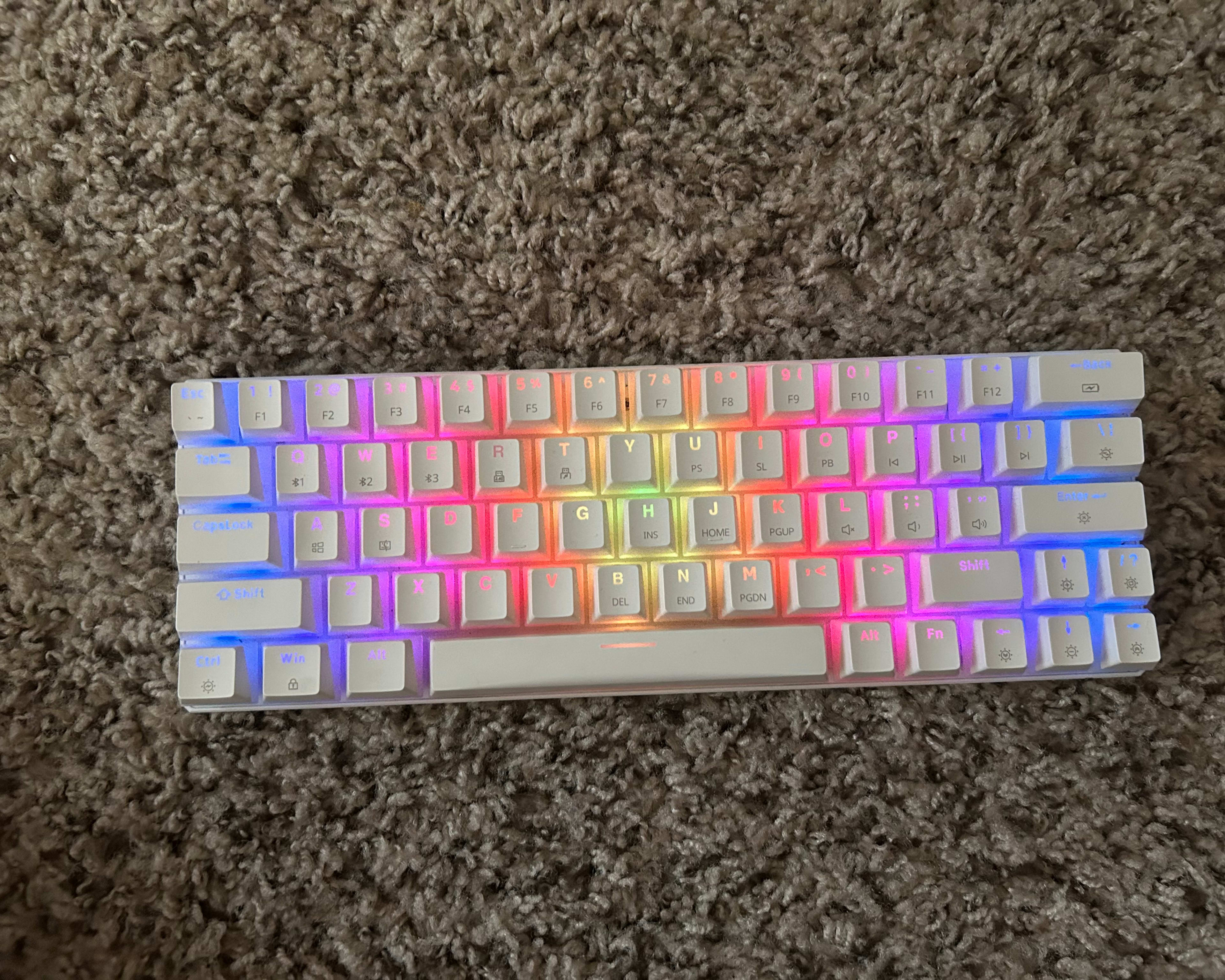 Tezzare Tk63 Pro White with Milky Yellow Switches and mods