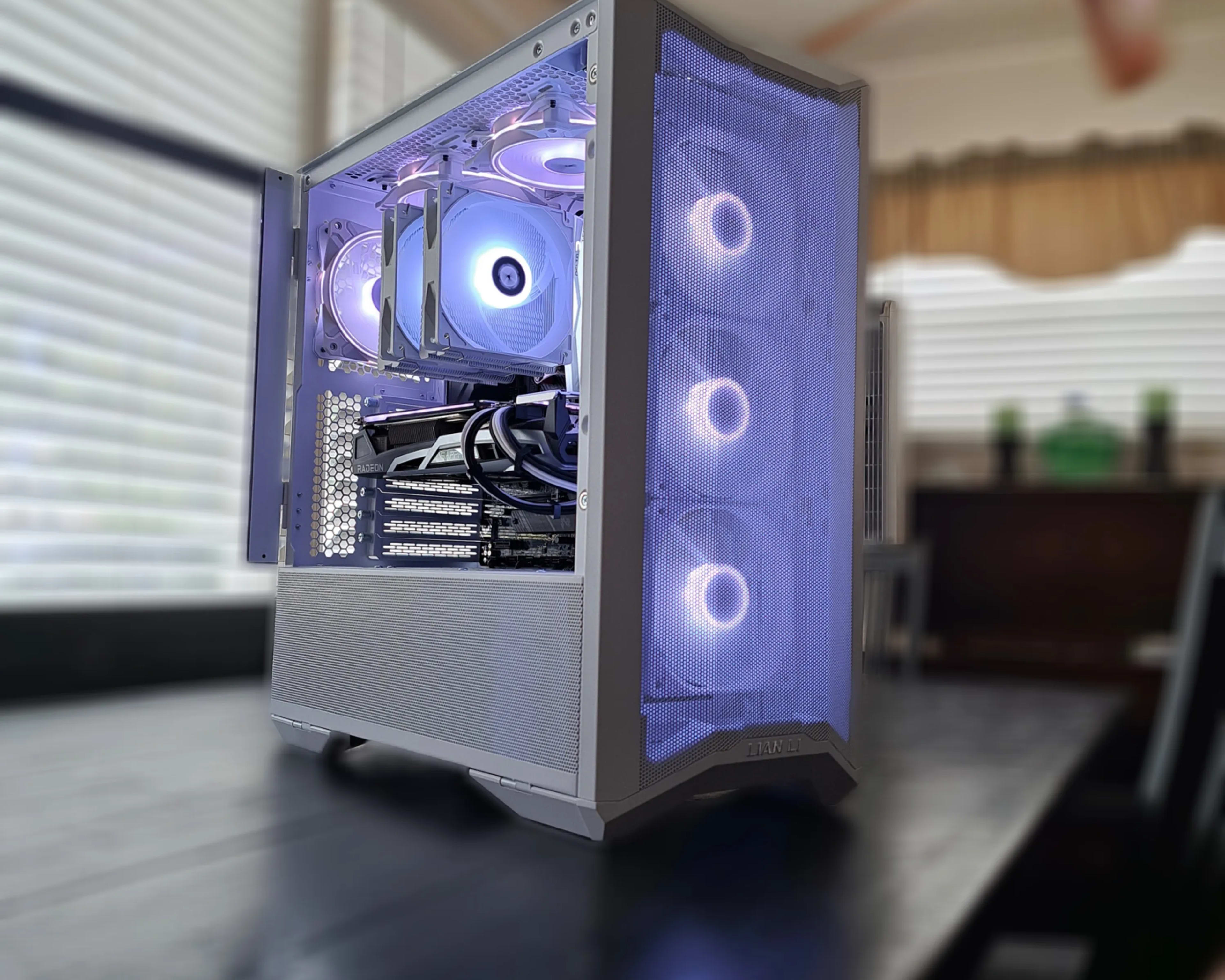 |🍪The Oreo🍪| Mid-High End Gaming PC