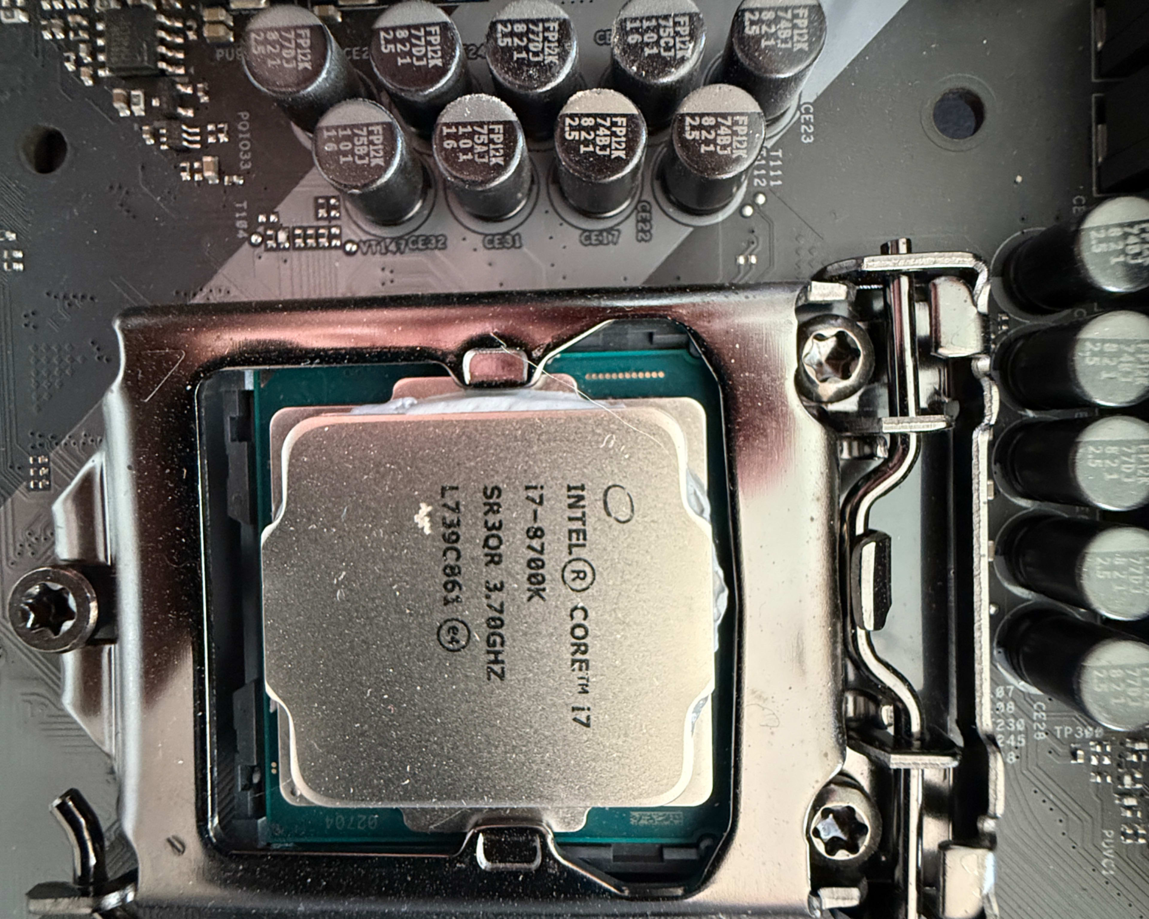i7 8700K 16GB Crucial Ballistix DDR4 and MSI MPG Z390 Gaming i7 8700K 16GB Crucial Ballistix DDR4 and MSI MPG Z390 Gaming