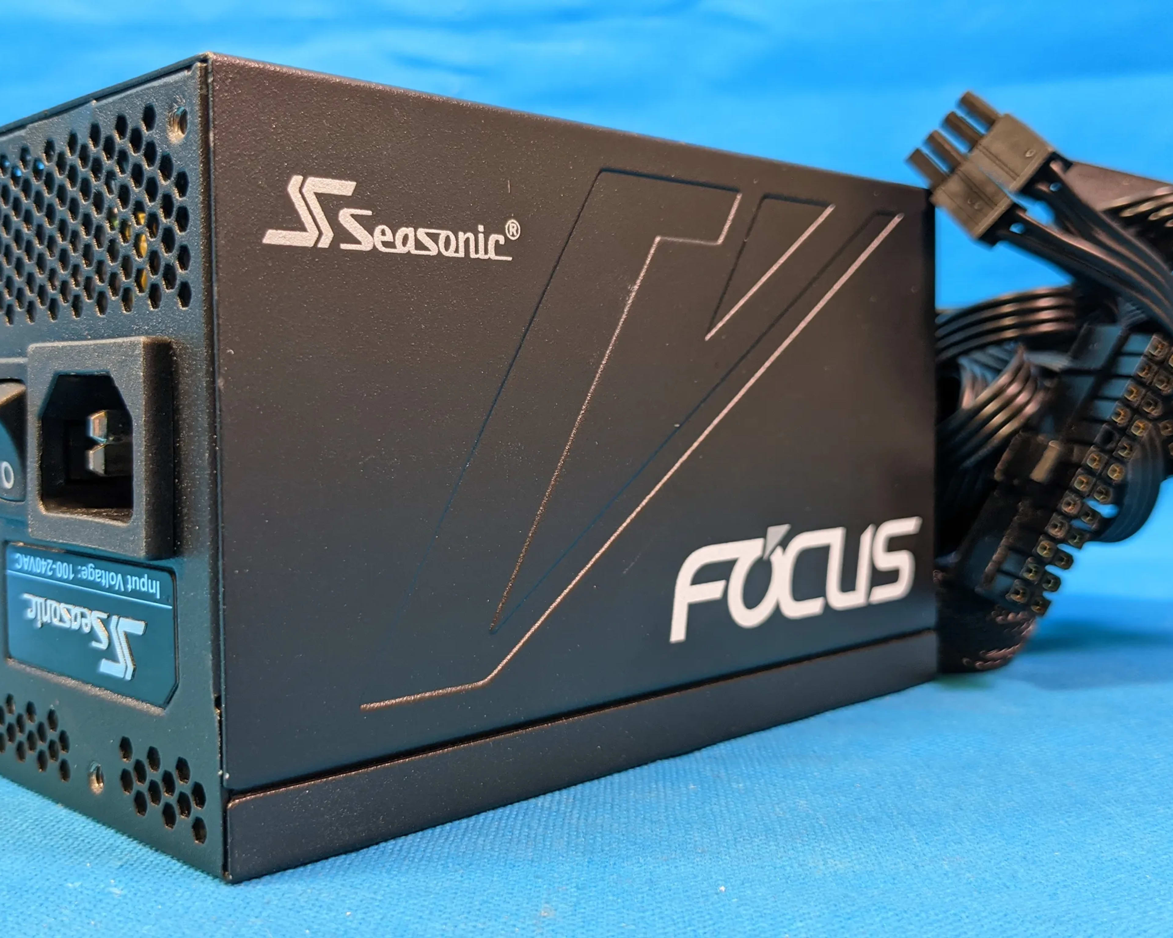 SeaSonic Focus GM-650 650W Semi-Modular 80 PLUS Gold ATX Desktop Power Supply SSR-650FM