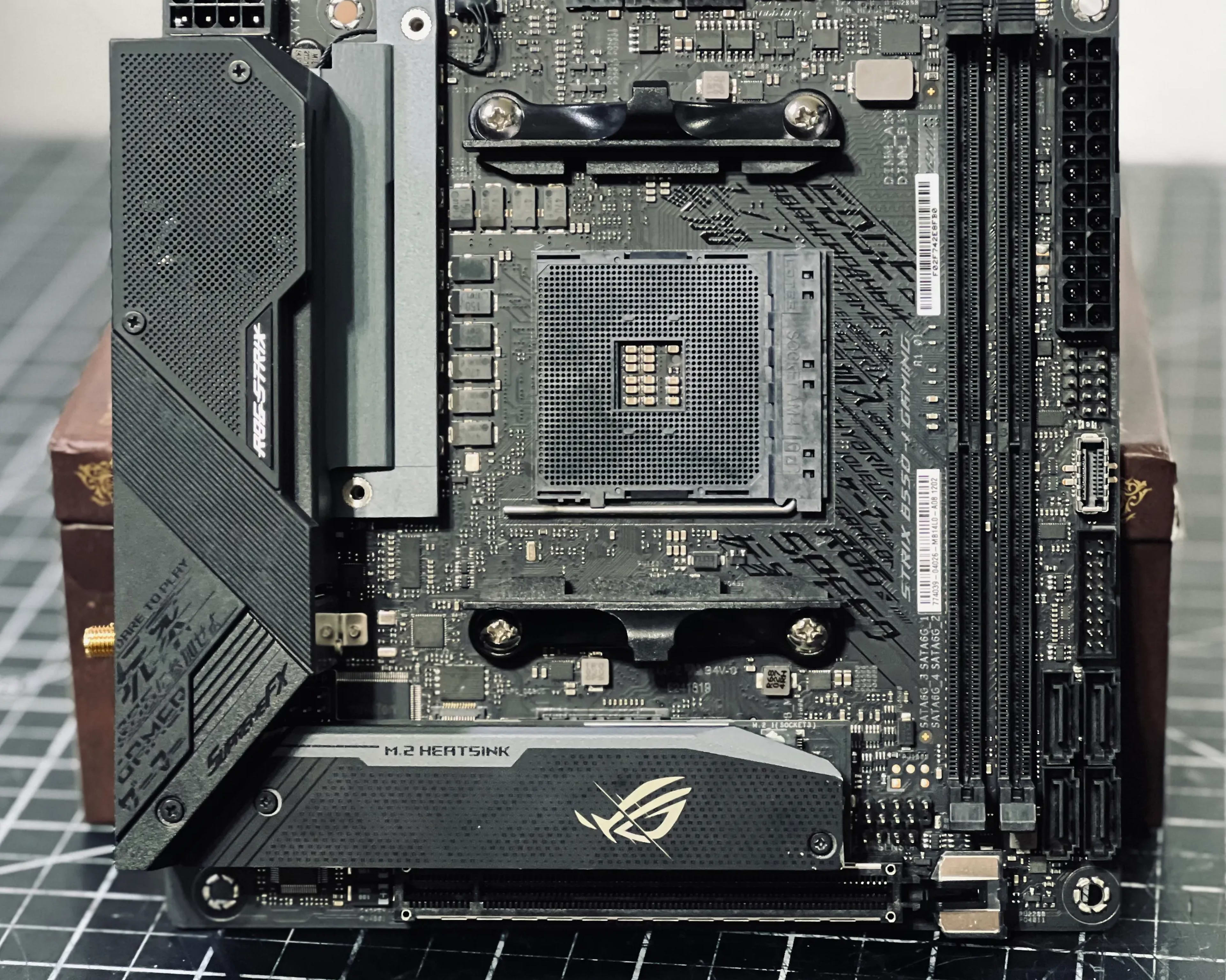 ROG Strix B550-I Gaming ITX motherboard - Ryzen 5000 series ready