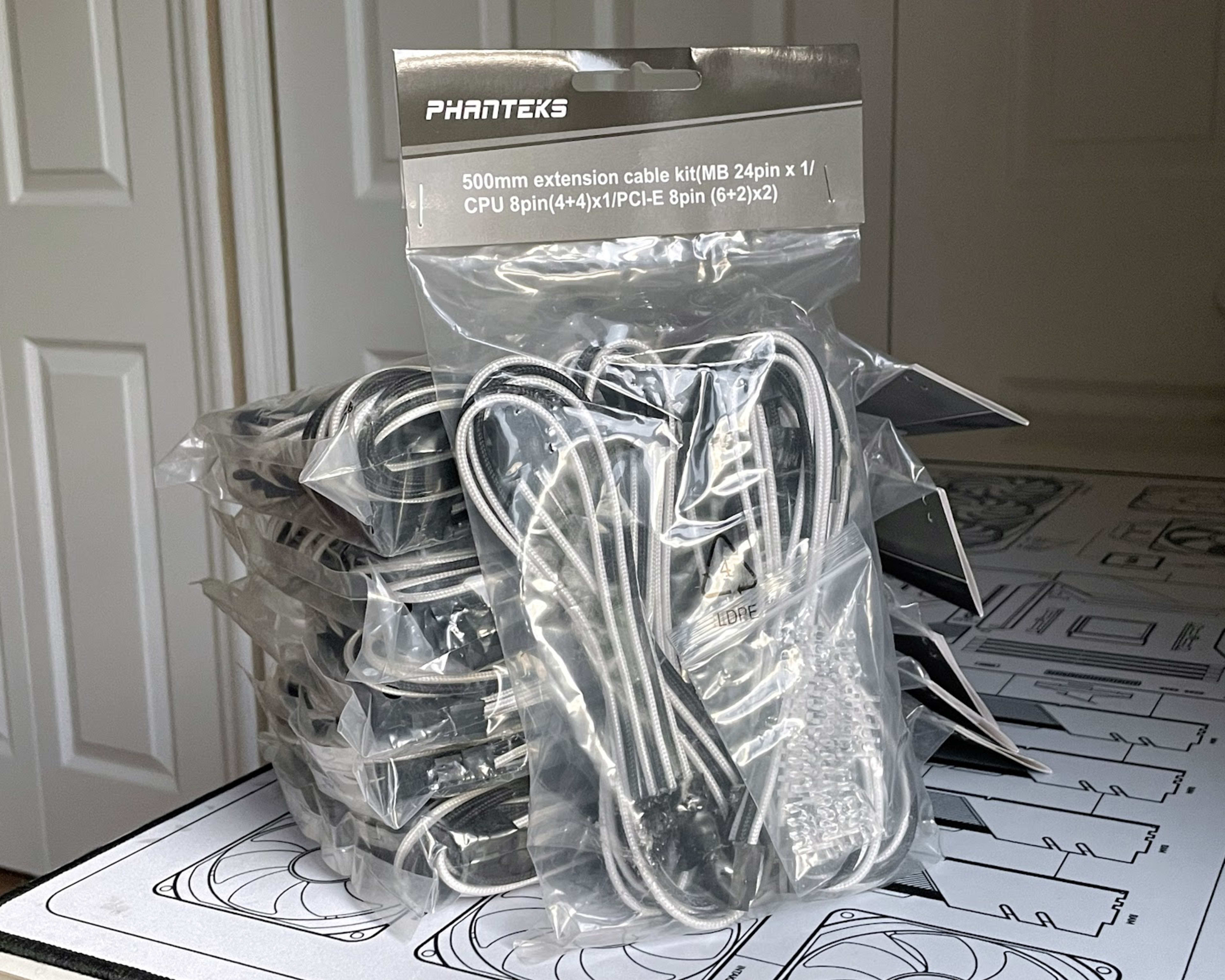 Phanteks 18AWG PSU Cable Extensions - Black/White Mix